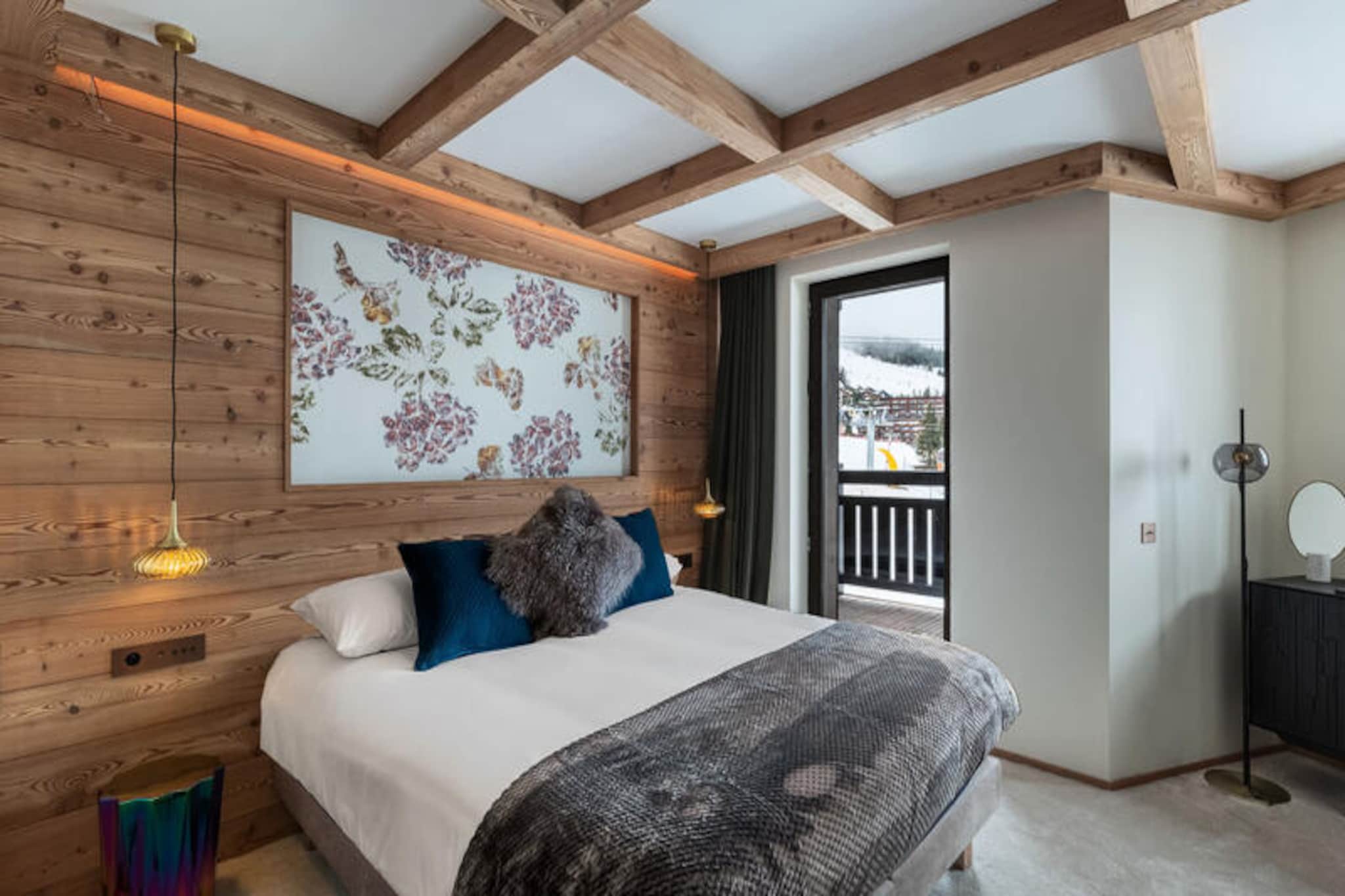 New ski-in and ski-out apartment