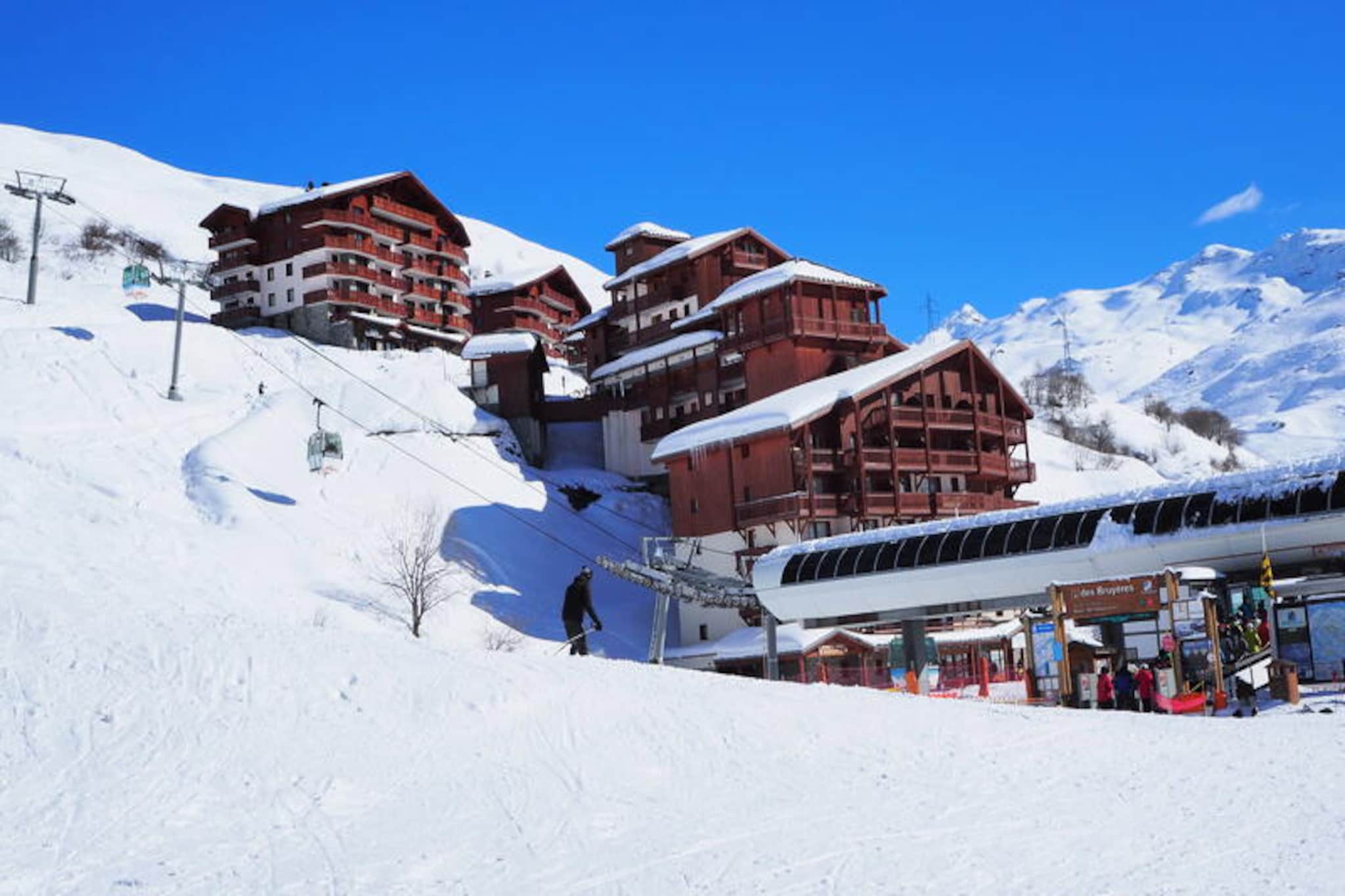 Spacious apartment · Ski-in/ski-out access · Balcony