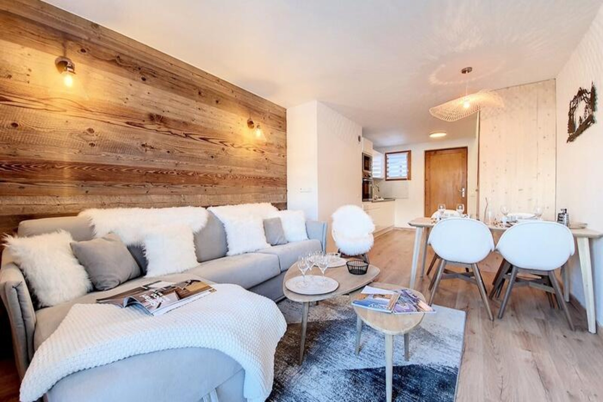 Renovated duplex apartment · Ski-in/ski-out · Balcony