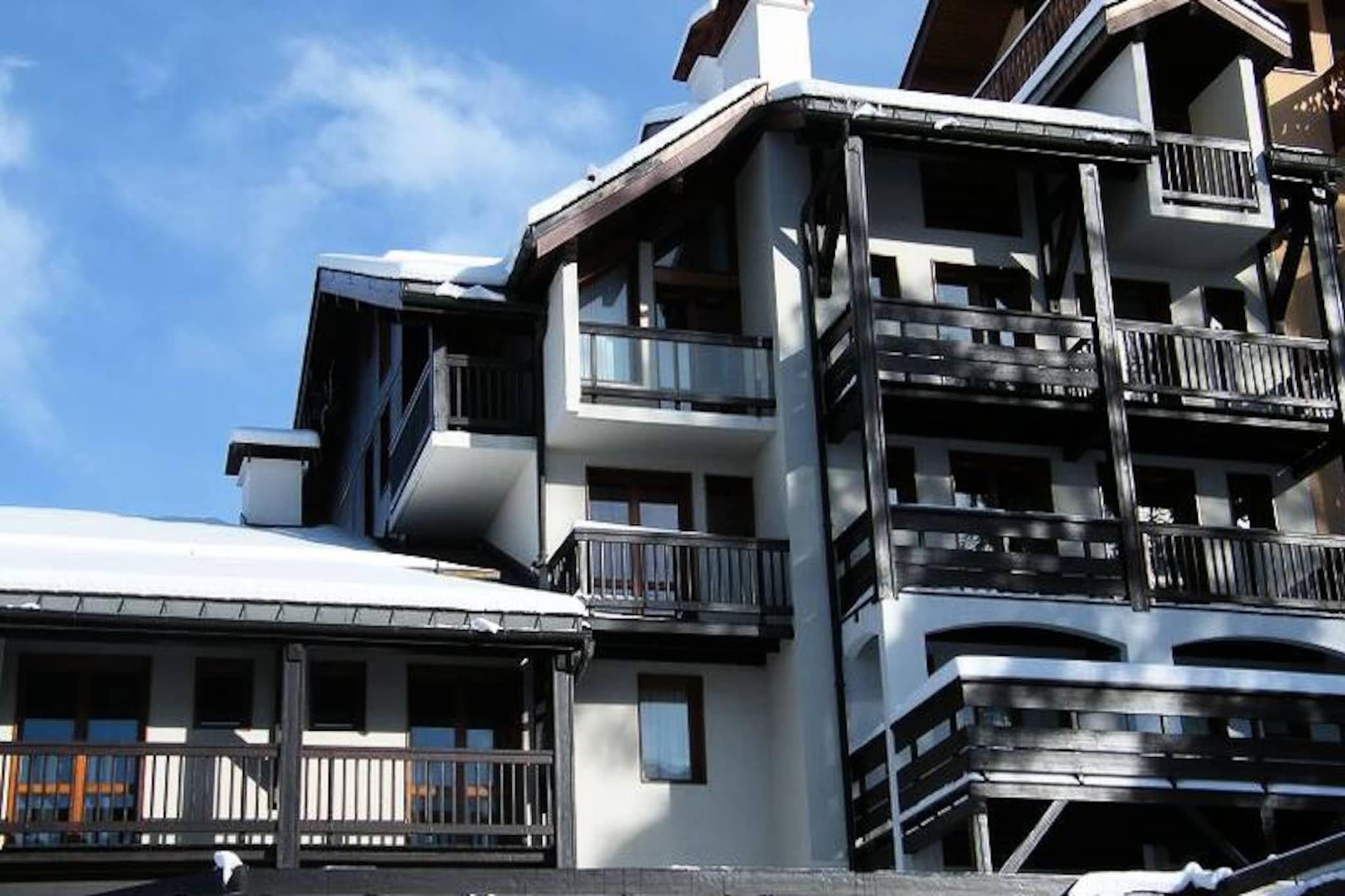 Renovated duplex apartment · Ski-in/ski-out · Balcony