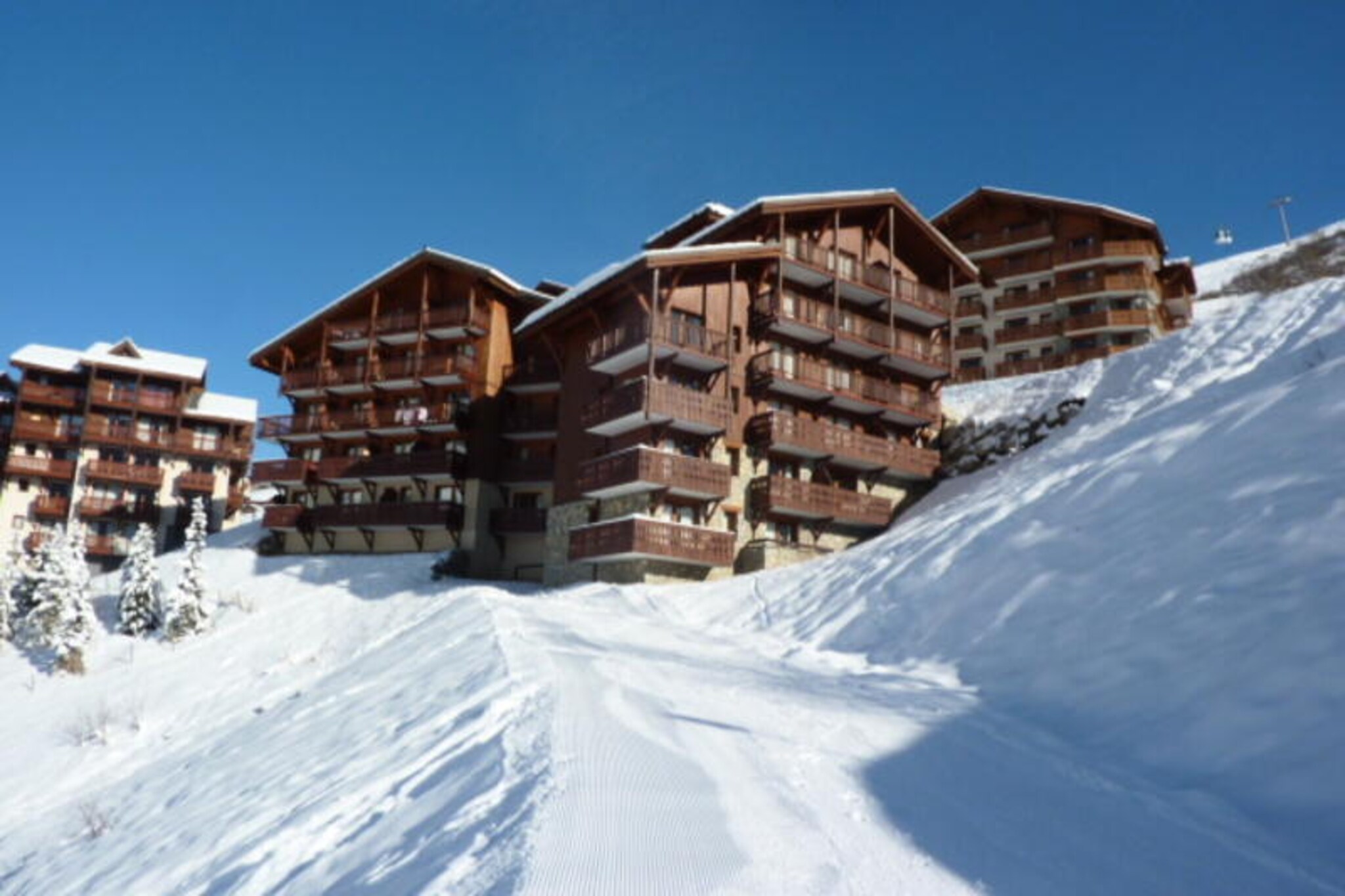Pleasant apartment · South-facing balcony · Ski-in/ski-out