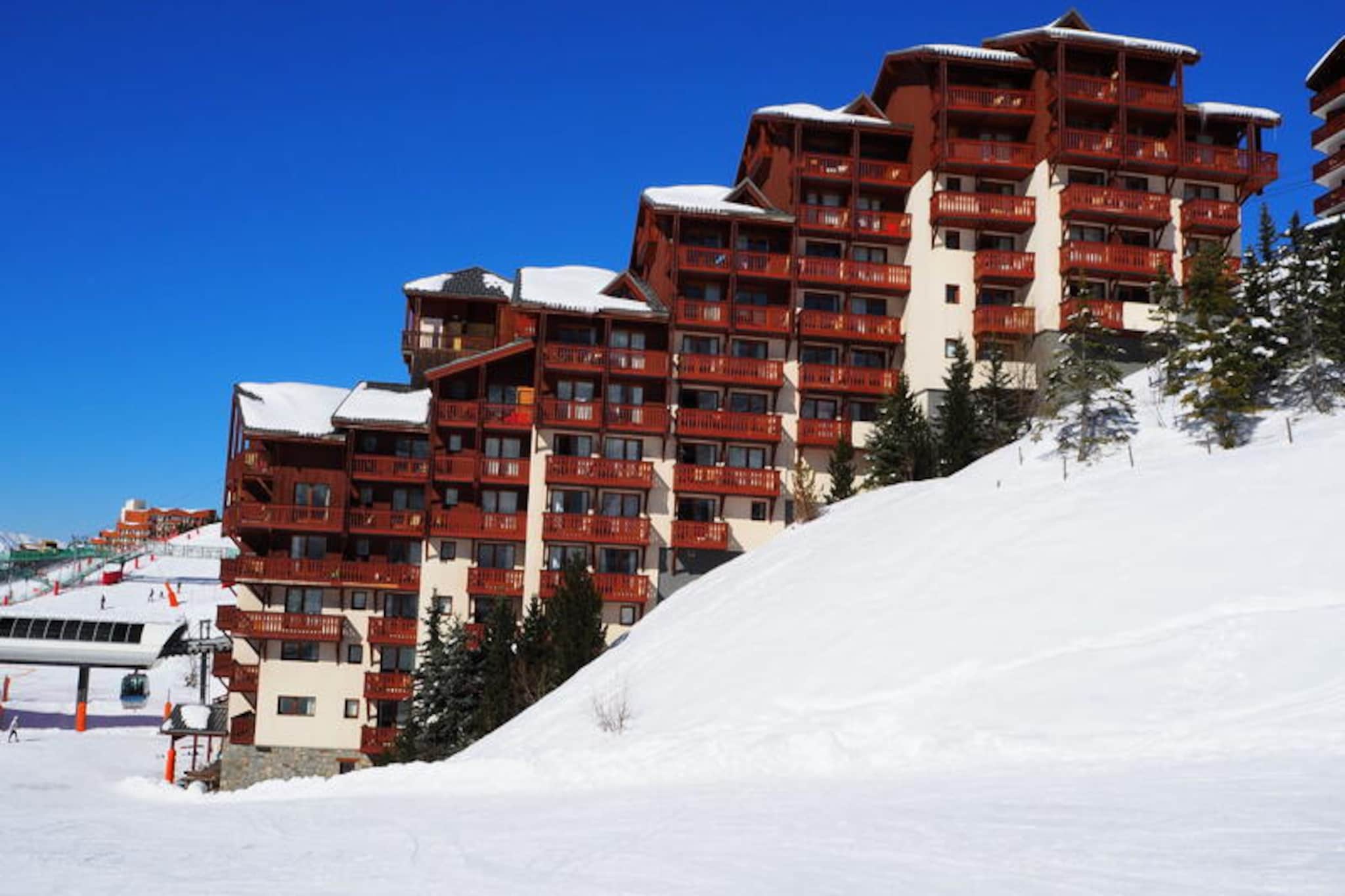 Pleasant apartment · South-facing balcony · Ski-in/ski-out