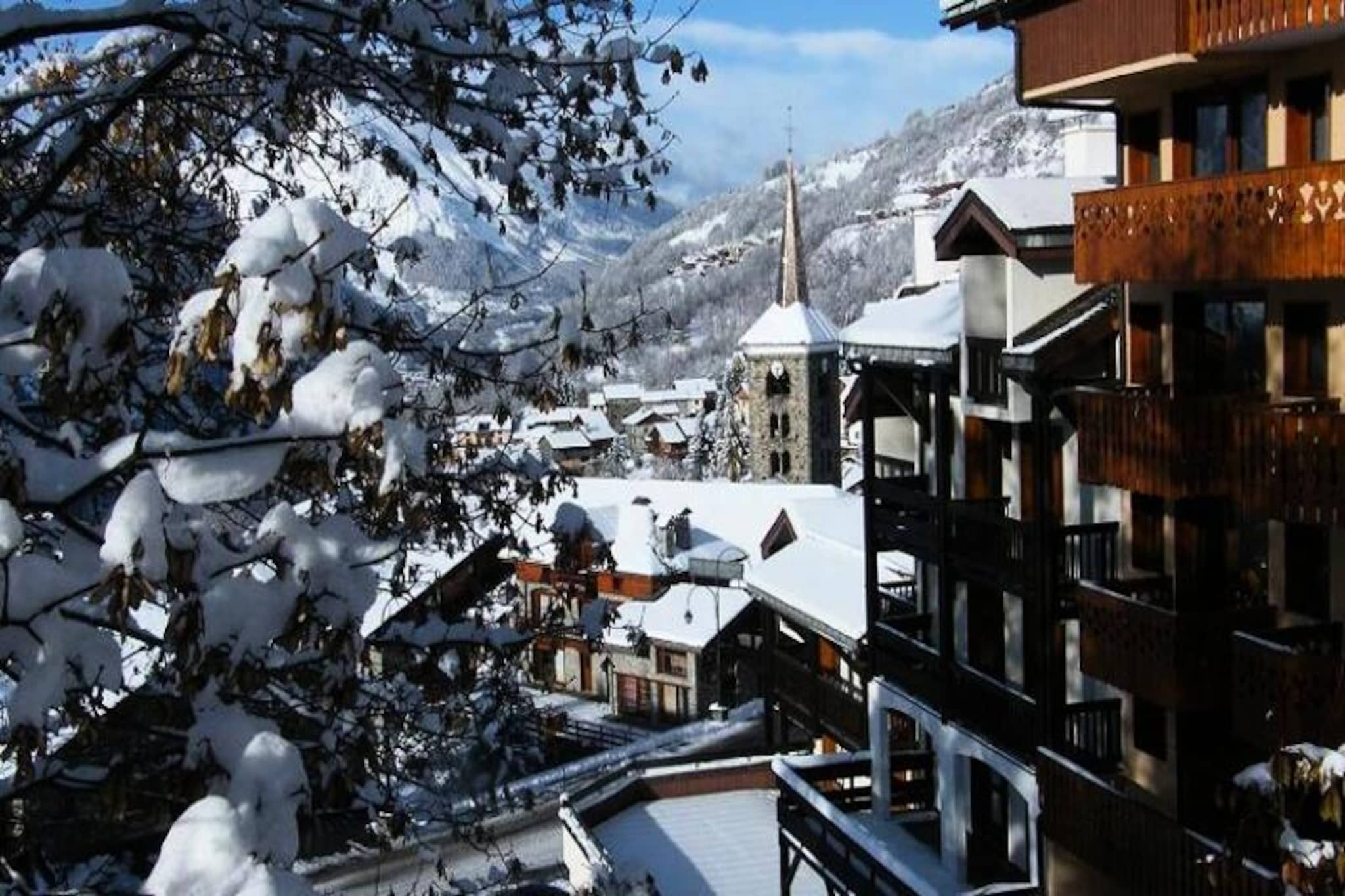 Amid the charming streets of the village center, this cozy apartment in the HORS PISTE residence offers an inviting retreat for your alpine getaway. With its prime location, you’ll find yourself surrounded by local shops, including a bakery, pharmacy, and sports store, ensuring convenience at every turn. The west-facing balcony provides a picturesque view of the village, perfect for unwinding after a day of exploration or skiing. Whether you’re here for winter sports or summer hikes, the atmosphere is warm and welcoming, promising a memorable stay. \n\nThis thoughtfully designed 2-room apartment spans 30m² and comfortably accommodates up to four guests. The bedroom features two single bunk beds, while the living room offers a single sofa bed and a pull-out single bed, ideal for families or small groups. The kitchen is equipped with modern amenities, including electric hobs, a mini-oven, refrigerator, dishwasher, and essential appliances like a kettle and toaster, making it easy to prepare meals at home. A bathroom with a bathtub and separate WC adds to the convenience, while the apartment’s non-smoking policy ensures a fresh and pleasant environment. \n\nLocated just steps from the ski lift, this residence is perfect for winter sports enthusiasts. The included ski locker makes storing equipment hassle-free, while the covered parking space adds an extra layer of convenience. During winter stays of seven nights or more, guests enjoy complimentary bed linen, towels, and other essentials delivered directly to the apartment. \n\nWhether you’re drawn to the thrill of the slopes or the serenity of the village, this apartment offers the perfect base for exploring the beauty of the French Alps. With its blend of comfort, practicality, and unbeatable location, it’s an ideal choice for your next mountain escape.