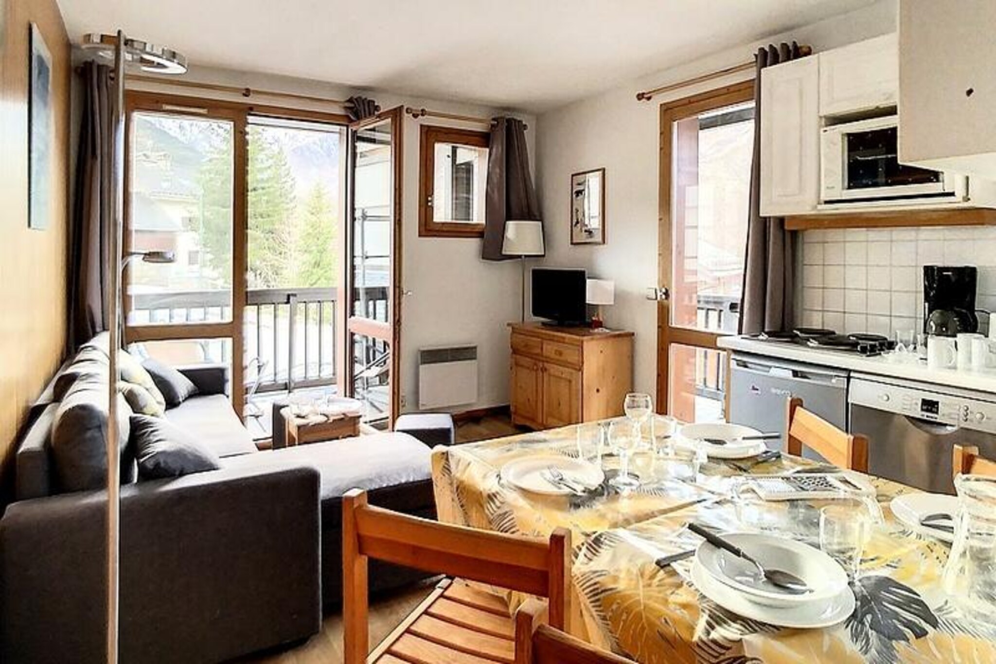Bright apartment · At the foot of the slopes · Balcony