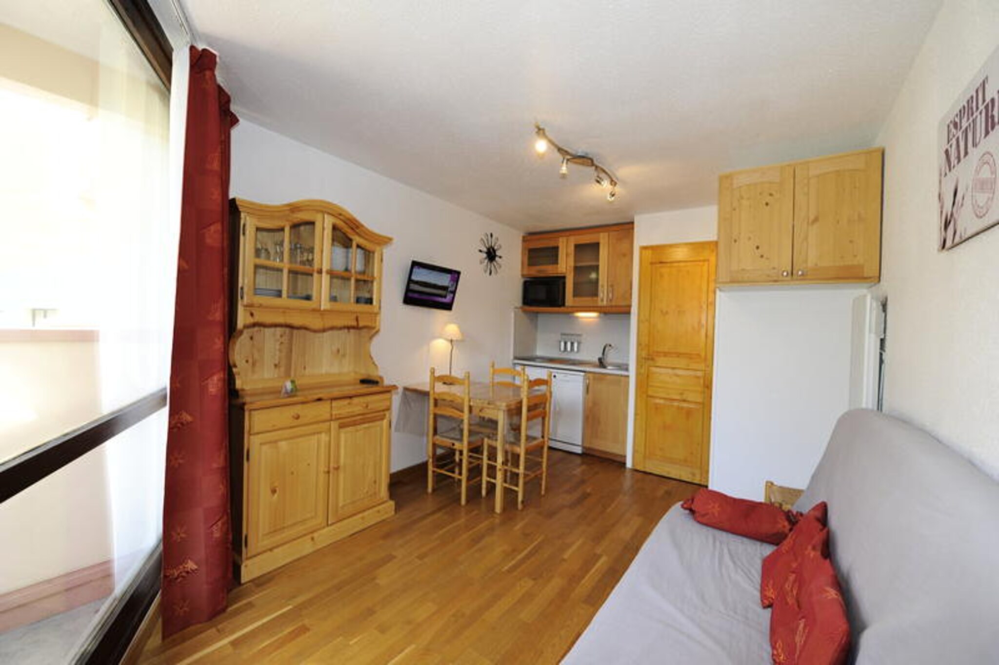 Comfortable studio · Ski-in/ski-out access · Balcony