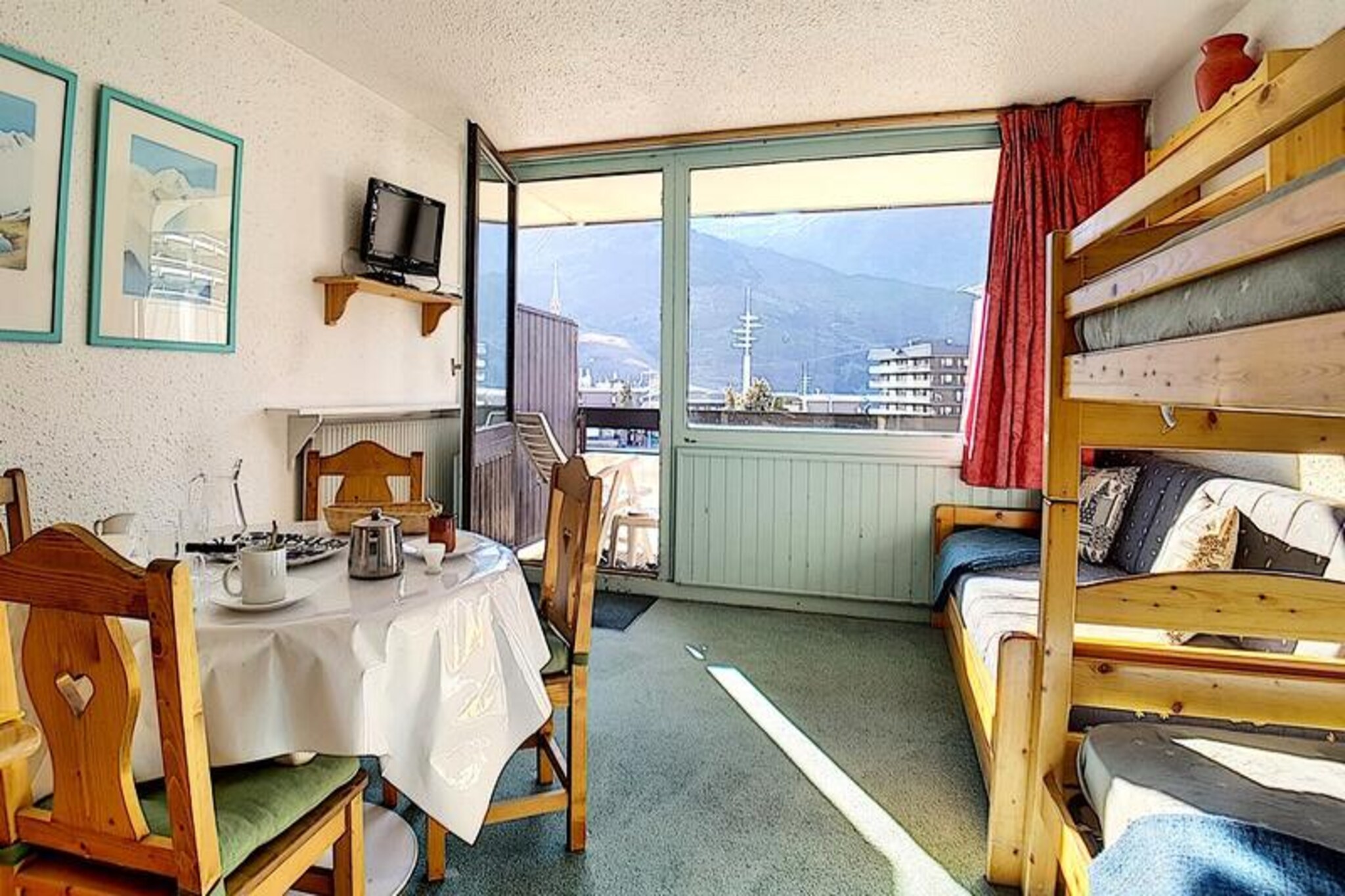 Functional studio · Ski-in/ski-out access · Balcony