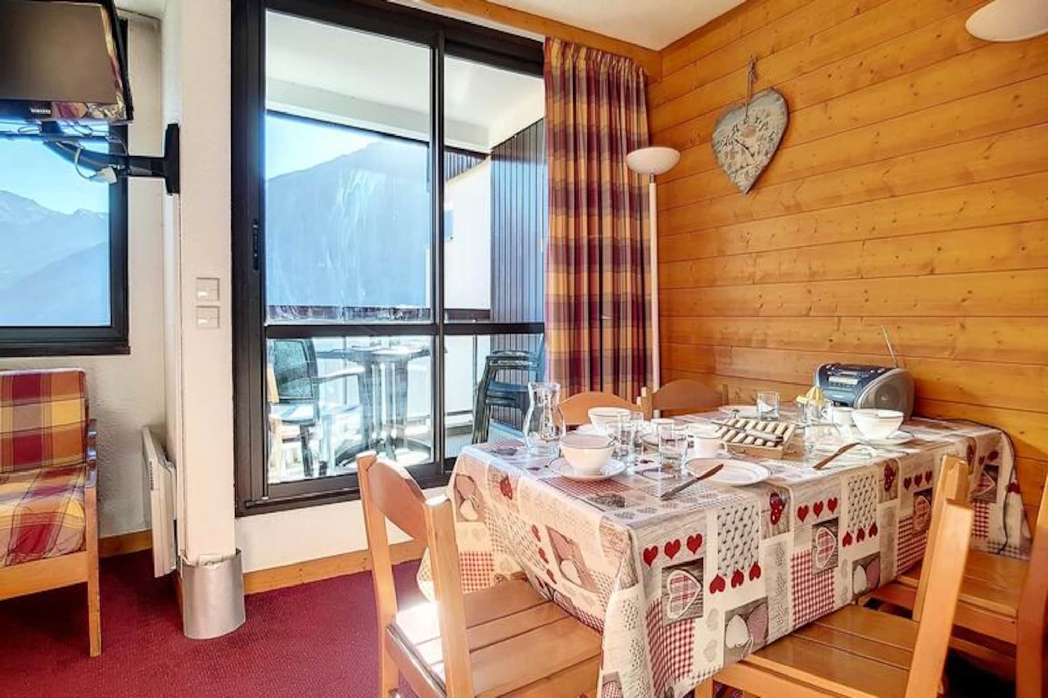 Spacious apartment · Close to the slopes · Balcony