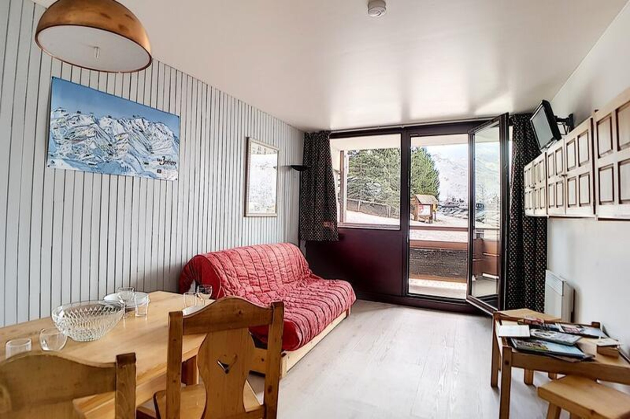 Pleasant & bright apartment · At the foot of the slopes · Balcony