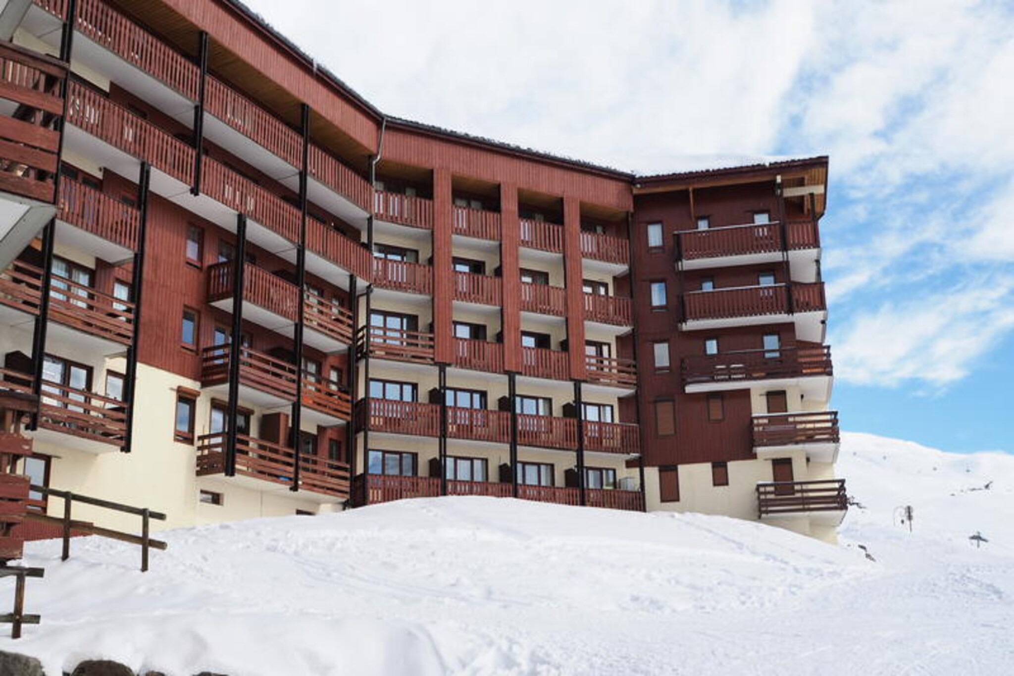 Renovated duplex apartment · Close to the slopes · Balcony