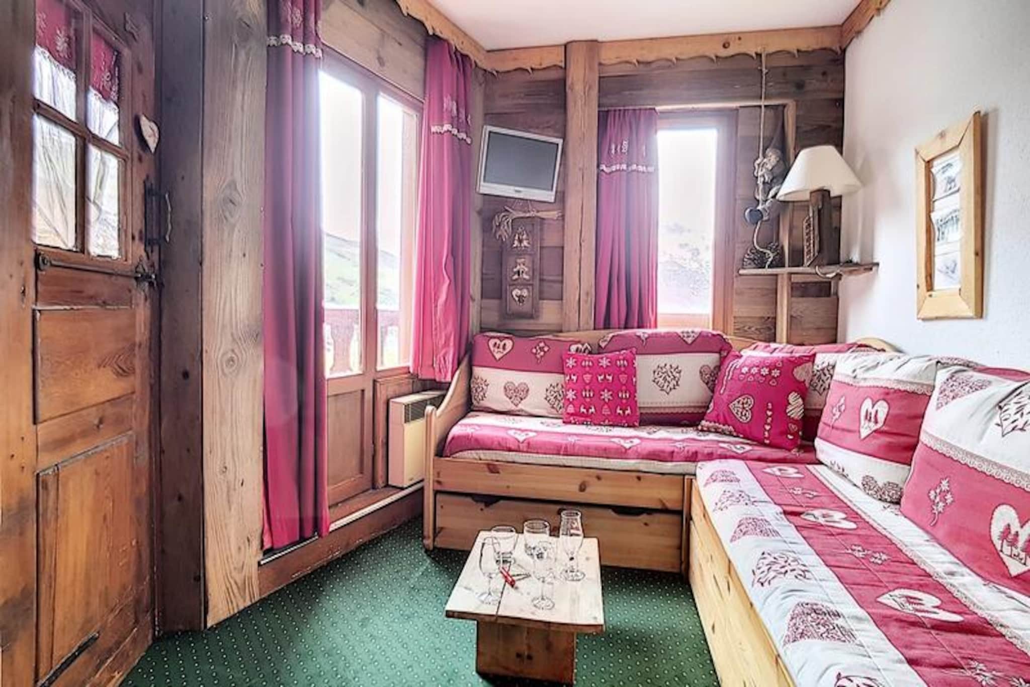 Pleasant and bright apartment · Close to the slopes · Balcony