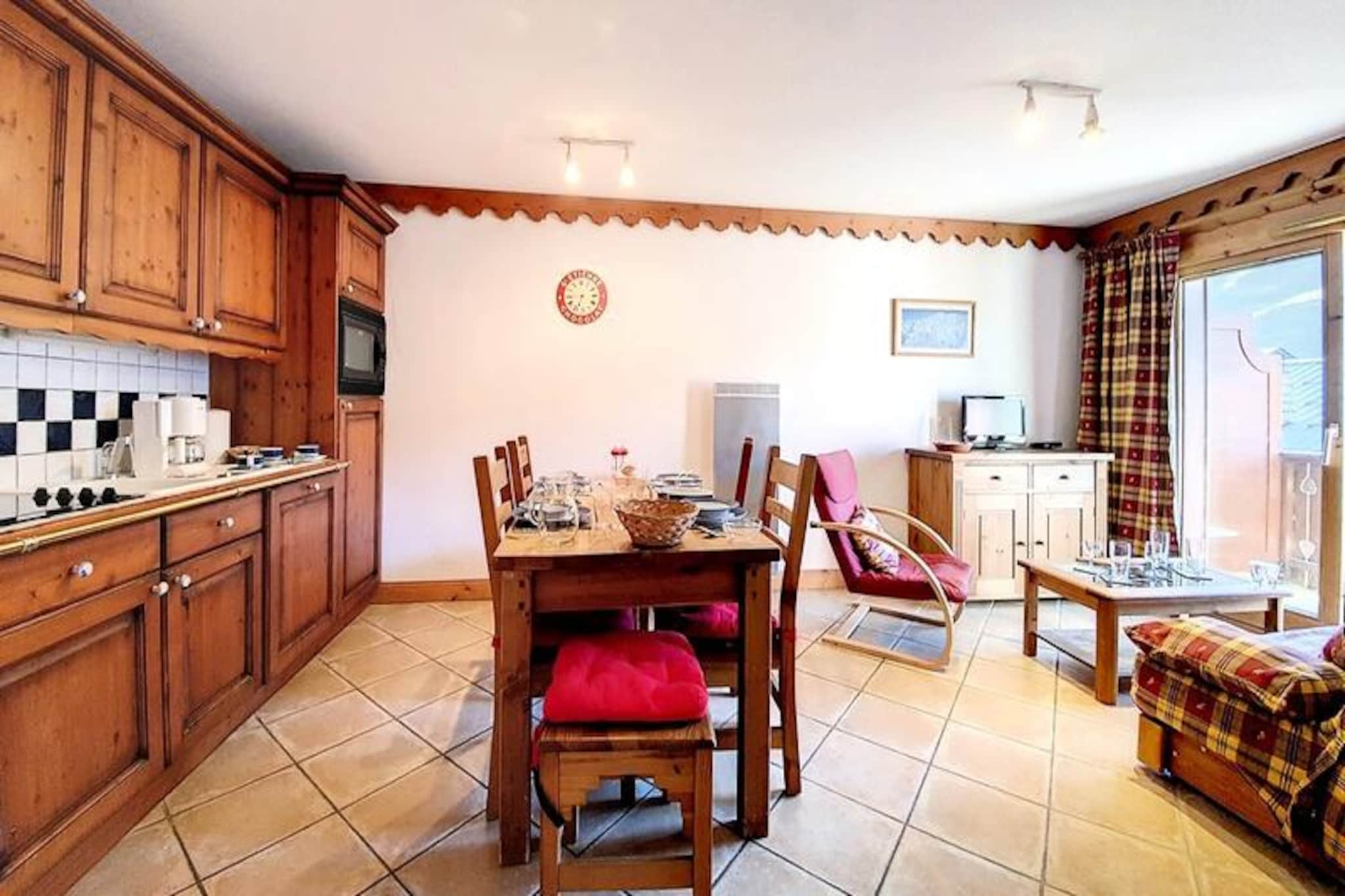 Spacious and bright apartment · Close to the slopes · Balcony