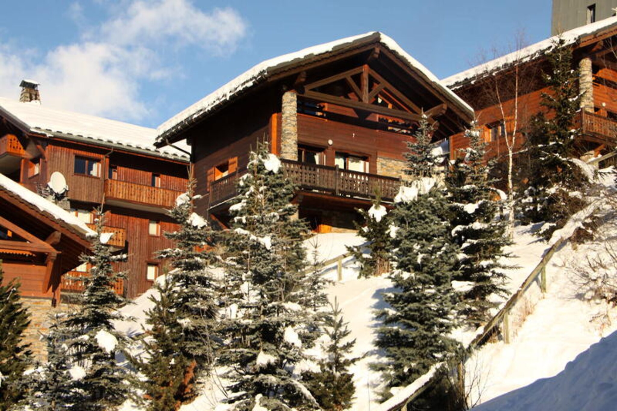 Spacious and bright apartment · Close to the slopes · Balcony