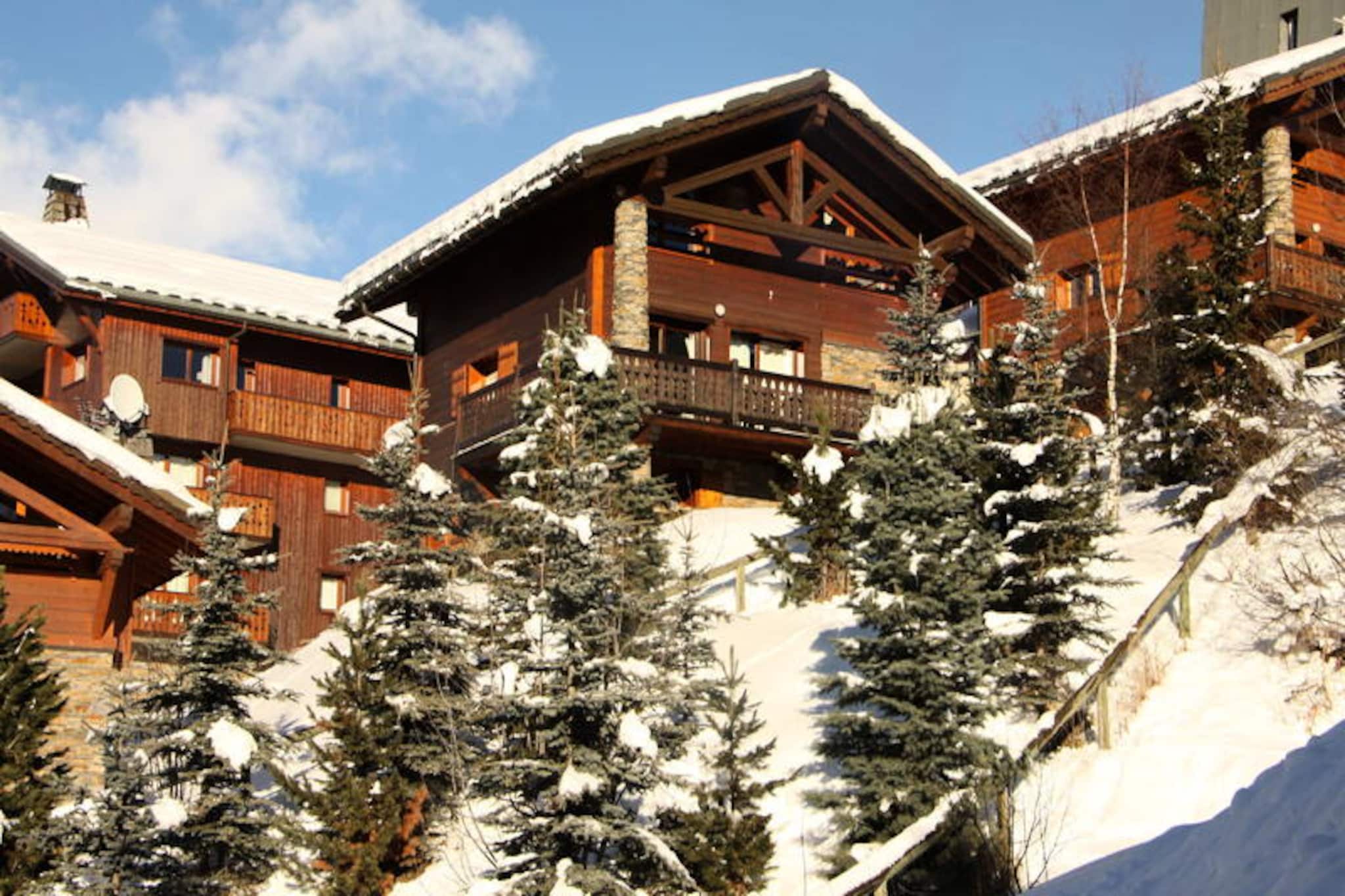 Spacious and comfortable apartment · Close to the slopes · Balcony