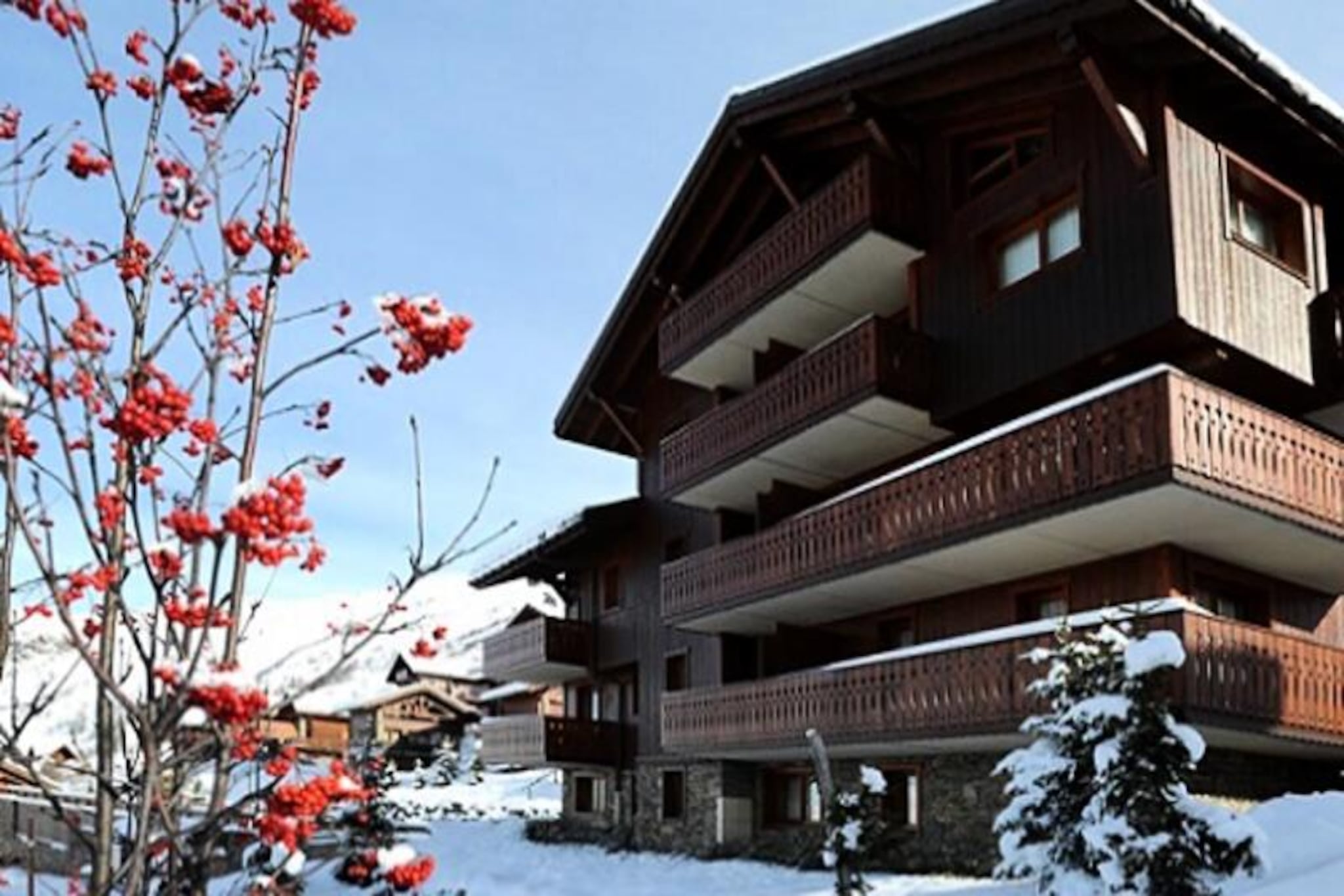 Spacious and comfortable apartment · Close to the slopes · Balcony