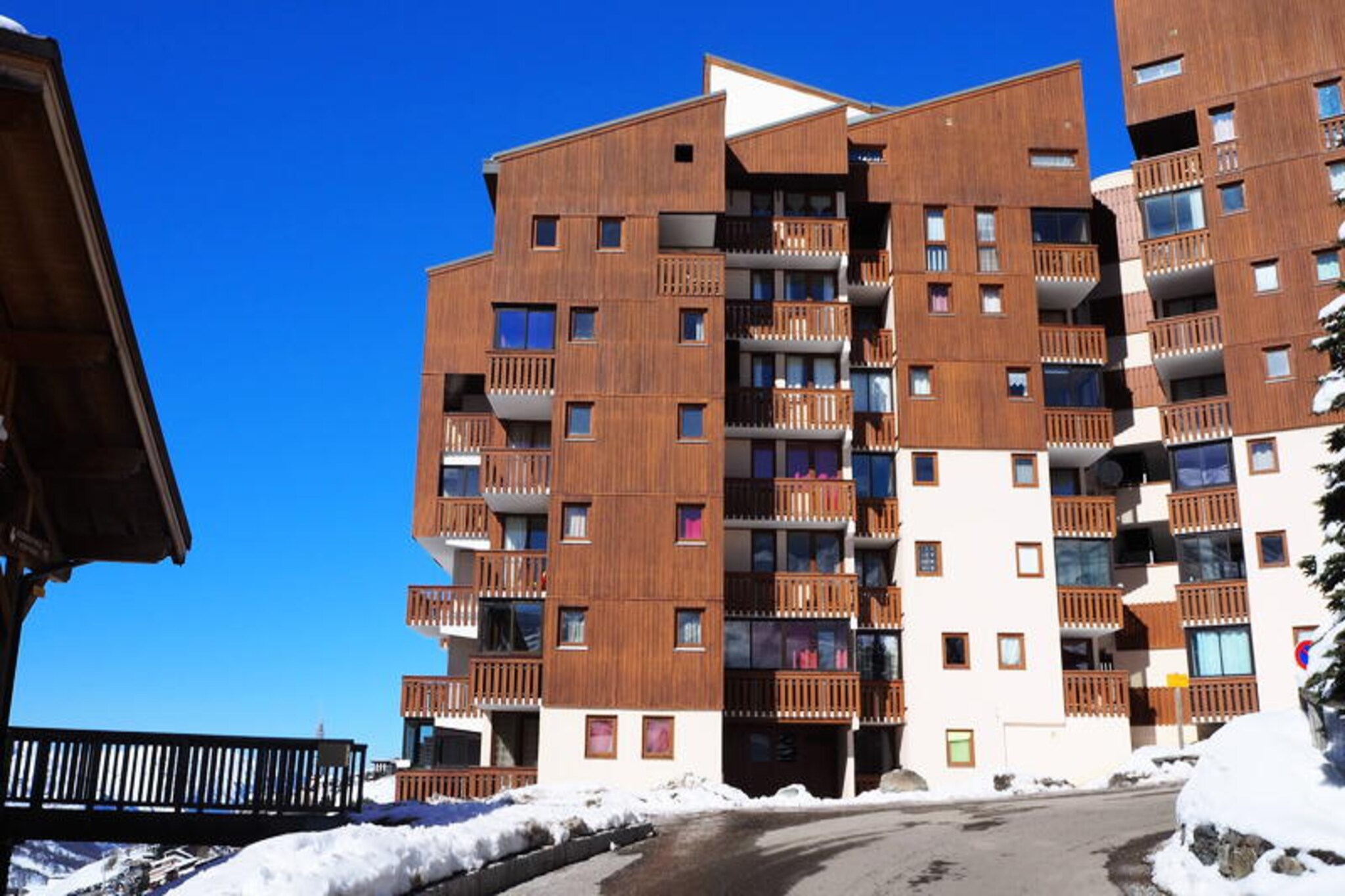 Renovated apartment · Ski-in/ski-out access · Balcony