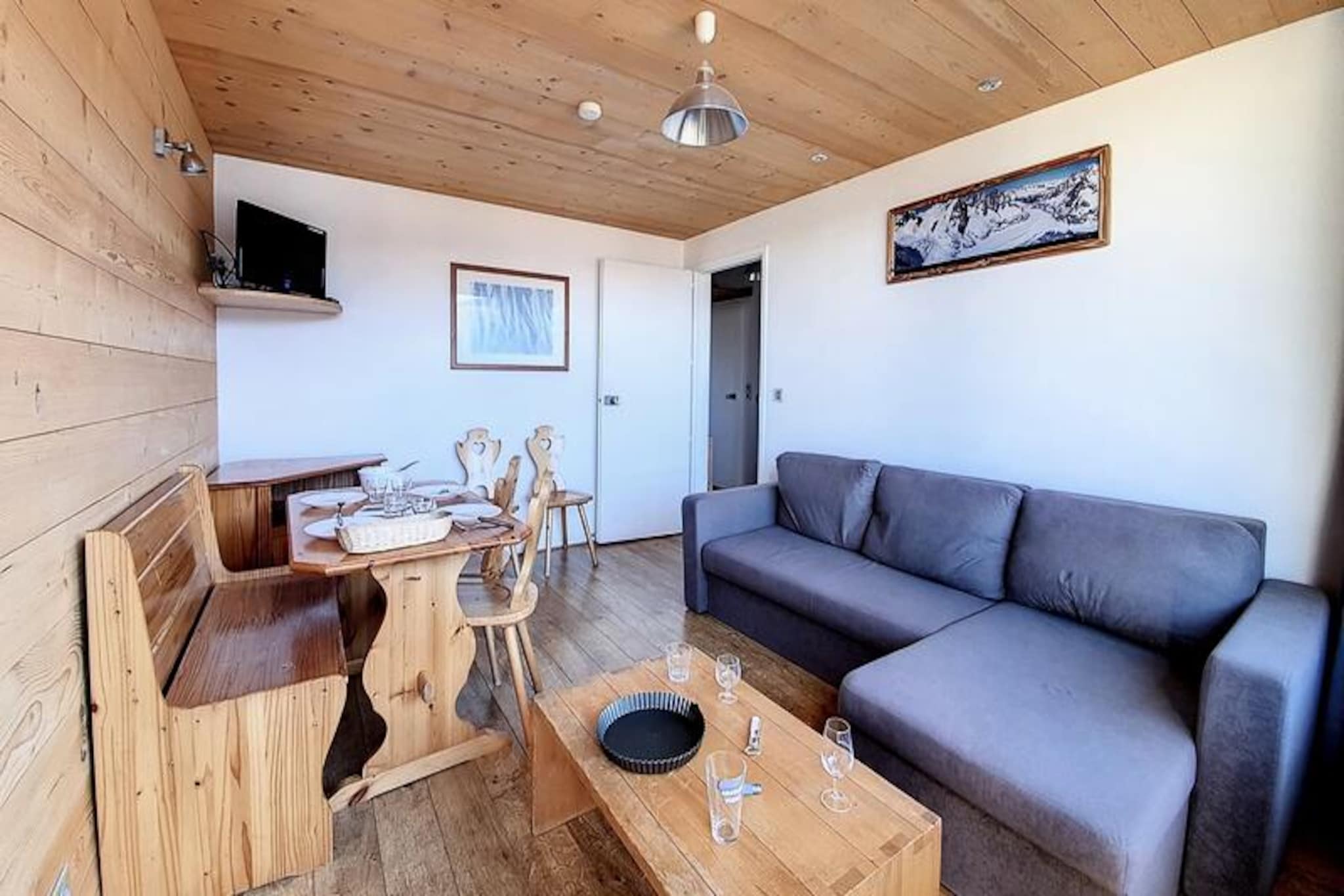 Comfortable apartment · At the foot of the slopes · Balcony