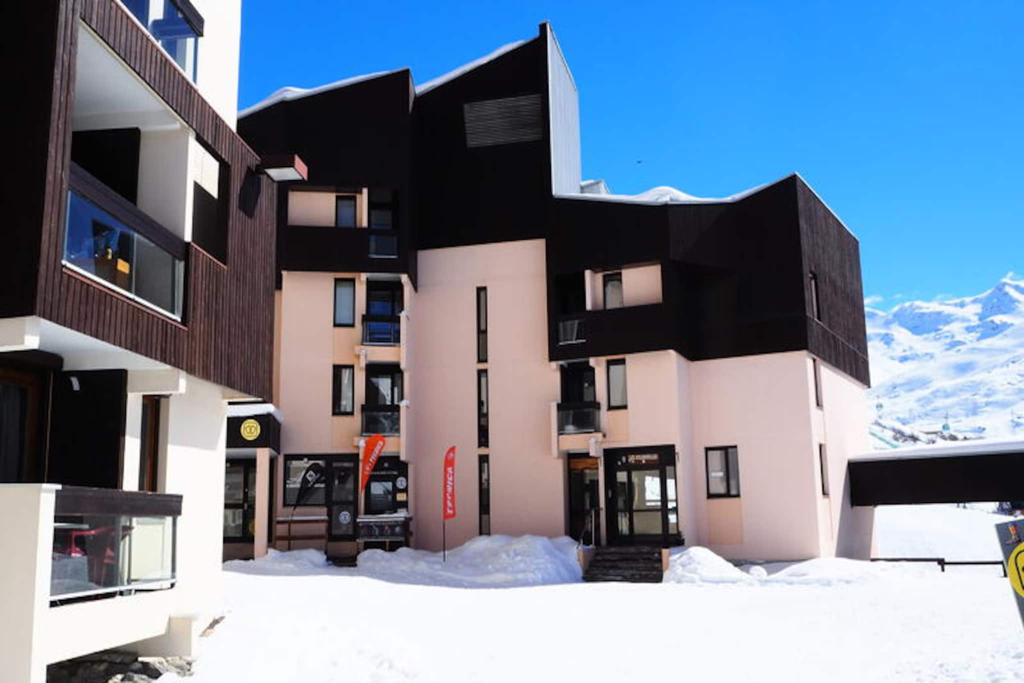 Apartment in Reberty 1850 Ski-In/Ski-Out