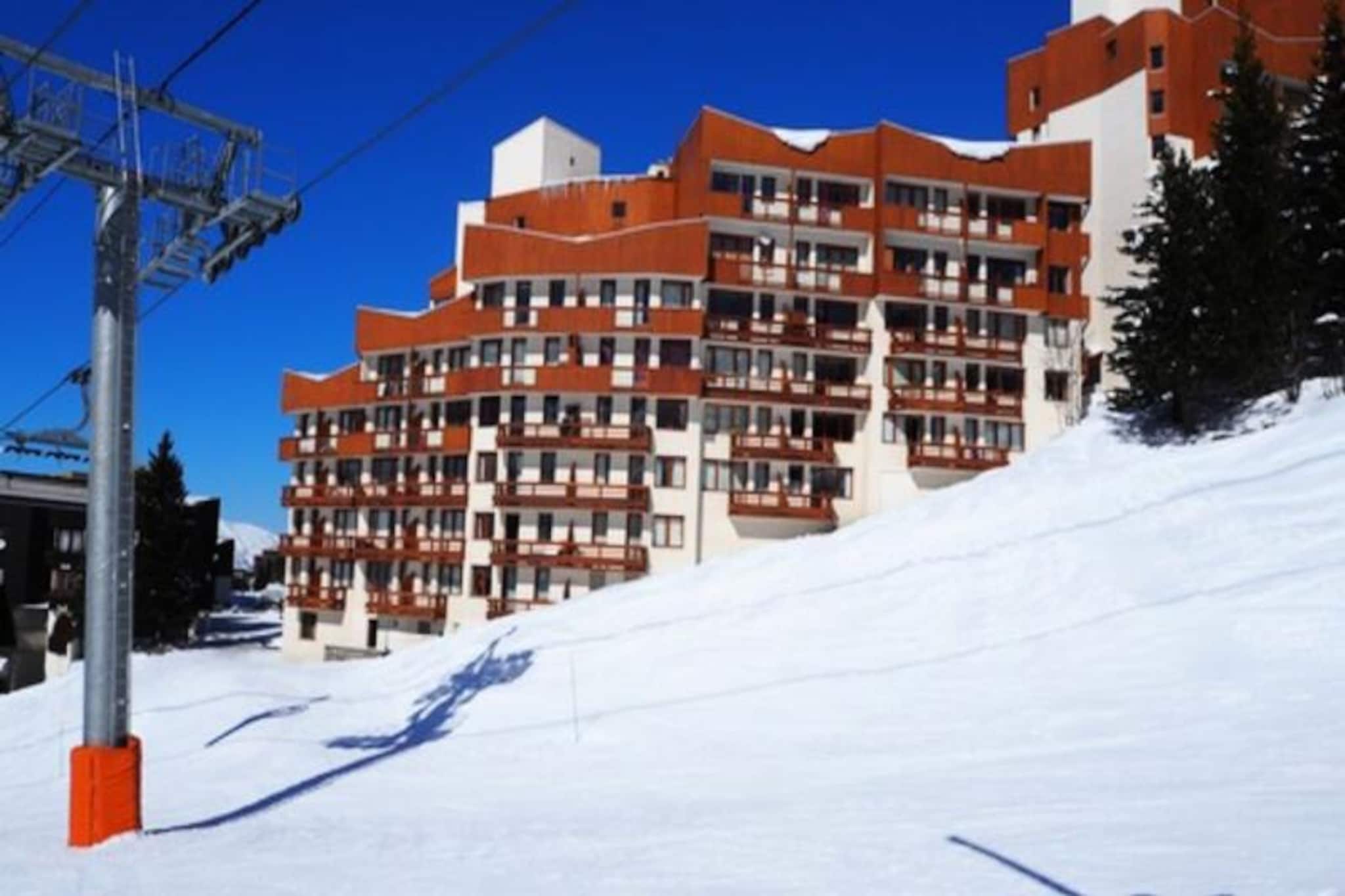 Apartment in Les Menuires with Ski Access