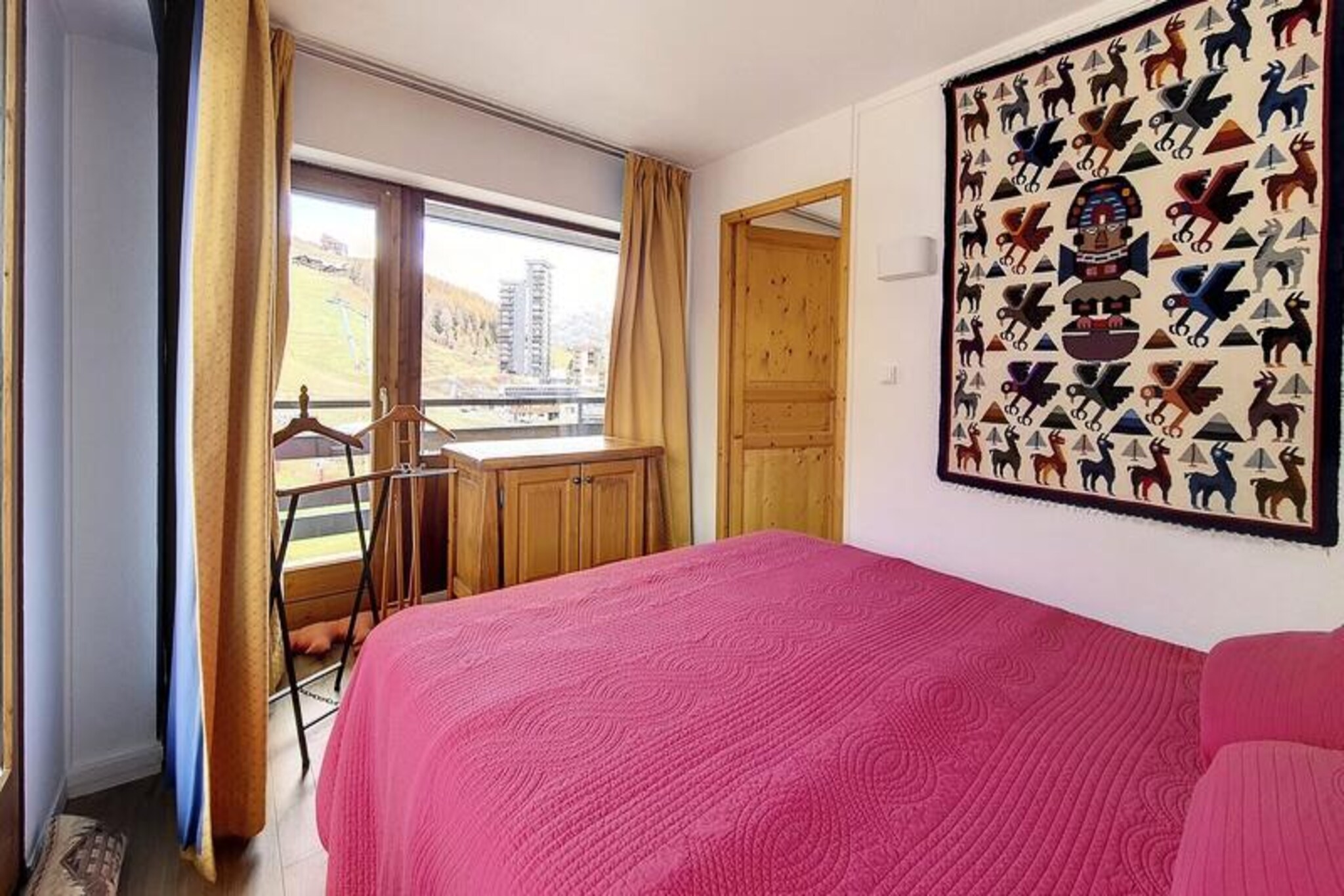 Spacious apartment · Ski-in/ski-out access · Balcony