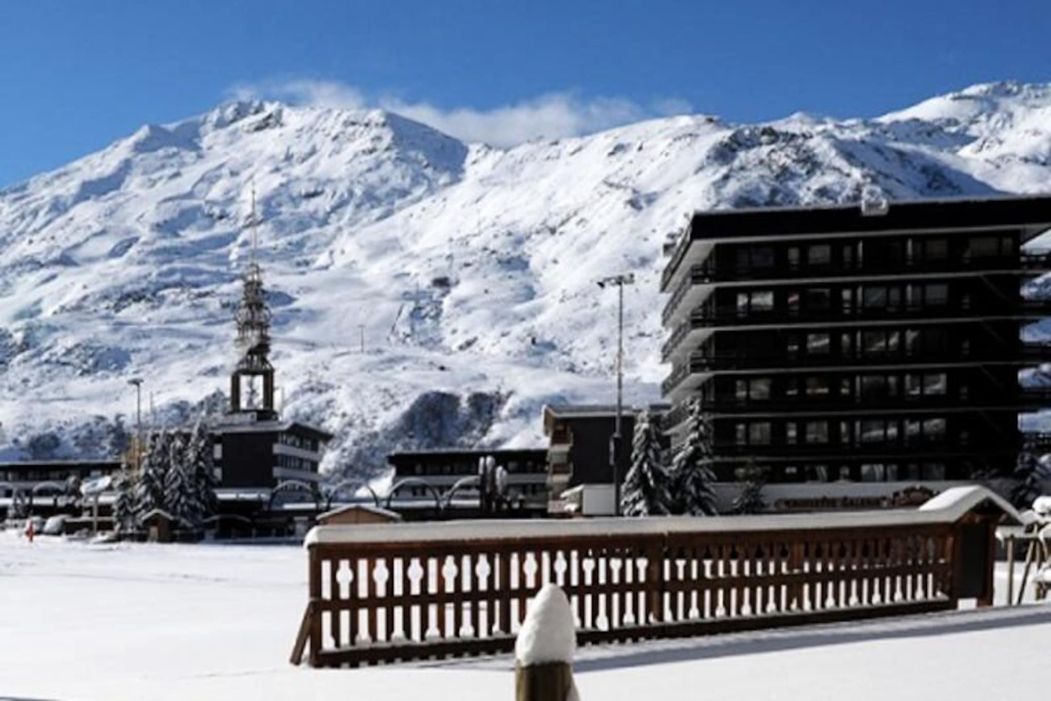 In the heart of the bustling La Croisette district, this charming studio apartment offers an intimate alpine retreat for two. Perfectly positioned, the residence provides direct access to the slopes, making it an ideal choice for ski enthusiasts. Whether you're here to carve through fresh powder or enjoy the vibrant après-ski atmosphere, this cozy haven places you at the center of it all. From the east-facing balcony, soak in the morning sun and the serene mountain views that set the tone for a day of adventure in the French Alps. \n\nInside, the 17m² studio is thoughtfully designed to maximize comfort and functionality. The living area features a single sofa bed and a pull-out bed, ensuring restful nights after active days. A separate kitchen is equipped with modern appliances, including a refrigerator, oven, microwave, and coffee maker, allowing you to prepare hearty meals with ease. The bathroom, complete with a shower and toilet, adds to the convenience, while the linoleum flooring creates a clean and practical space. With blankets and duvets provided, you'll feel right at home in this non-smoking, pet-free apartment. \n\nStep outside and discover the lively shopping arcade just below, offering a variety of stores and dining options to explore. The daycare center is conveniently located within a short 300-meter walk, making this property suitable for families with young children. Free outdoor parking is available opposite the building, subject to availability, ensuring hassle-free arrivals and departures. \n\nWhether you're seeking thrilling days on the slopes or tranquil evenings in the comfort of your alpine retreat, this studio apartment in La Croisette is your gateway to unforgettable memories in the French Alps.