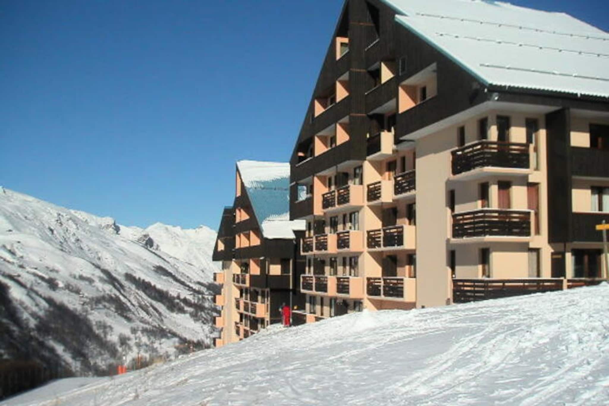 Bright apartment · Ski-in/ski-out access · Balcony