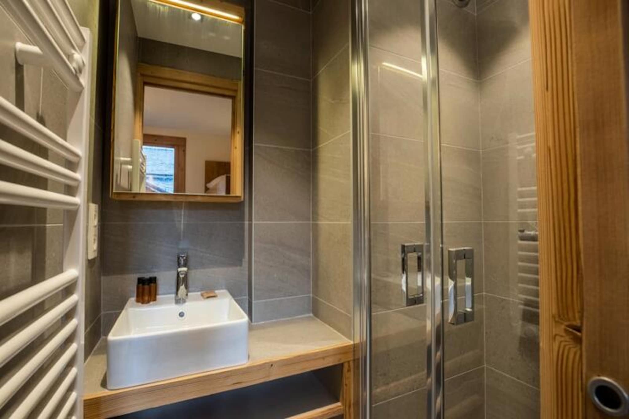 Cybèle 2-Nicht zugeordnet