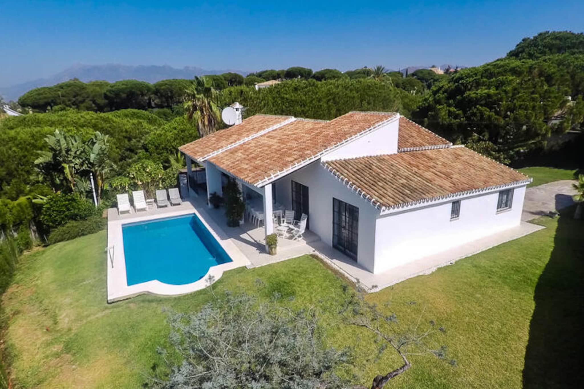 Villa in Marbella with Private Pool Oasis