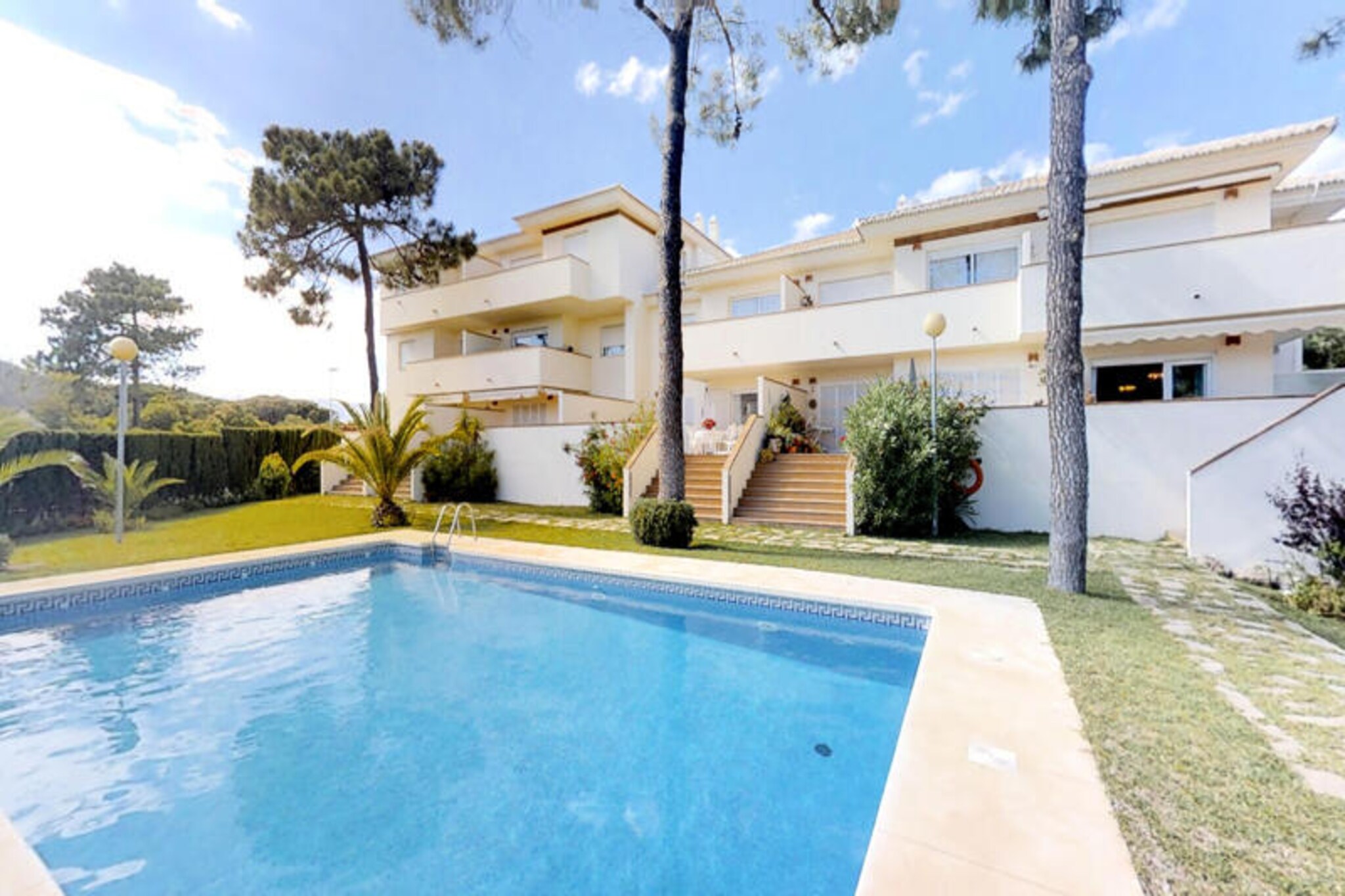 Apartment in Marbesa with Pool Access