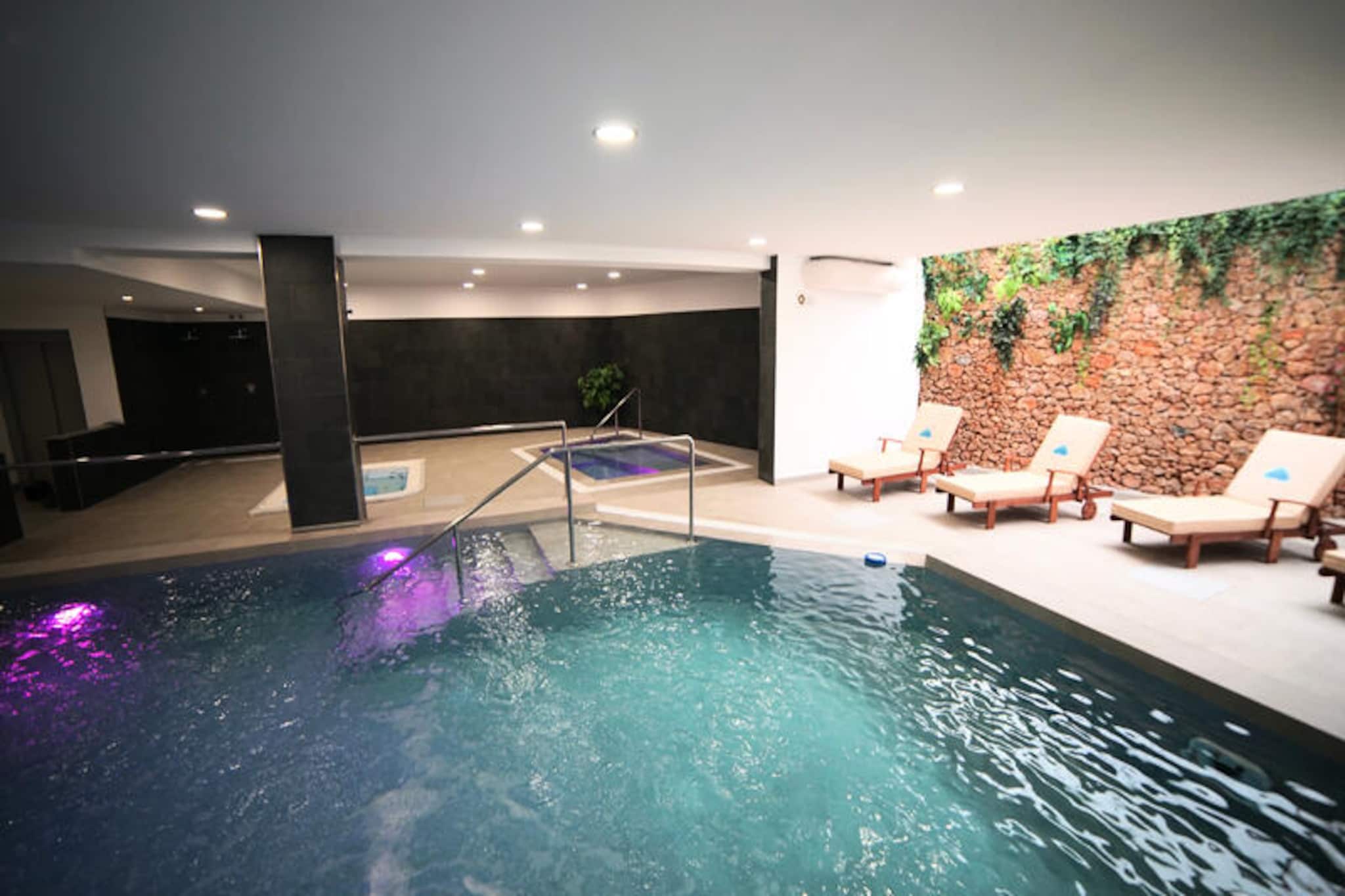 Apartment in Nerja with Spa & Solarium