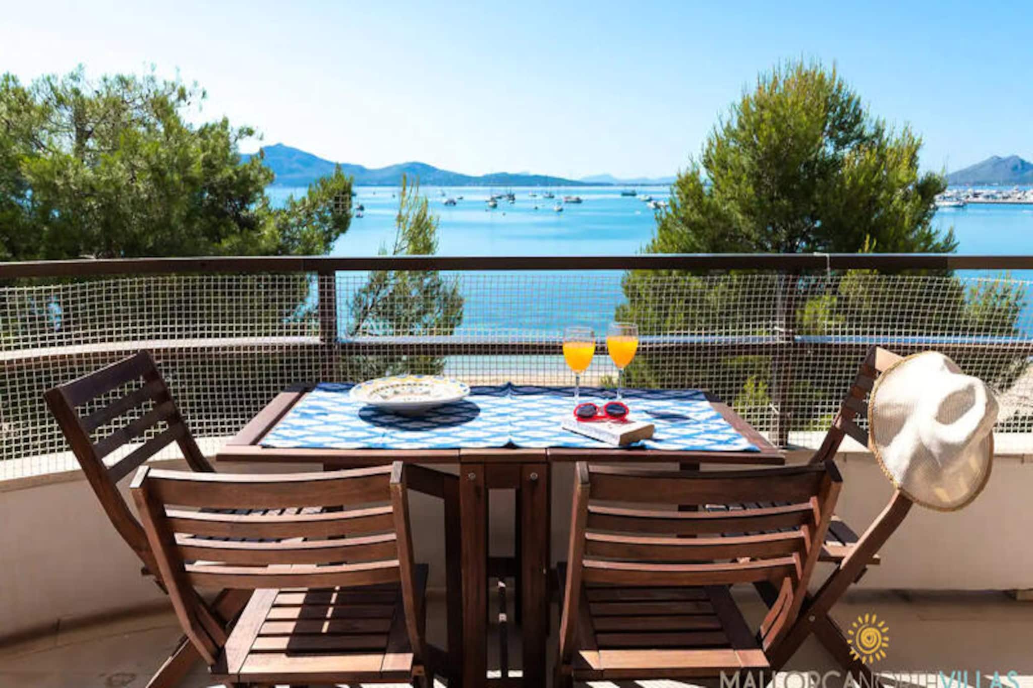 Apartment on Pinewalk with Sea Views