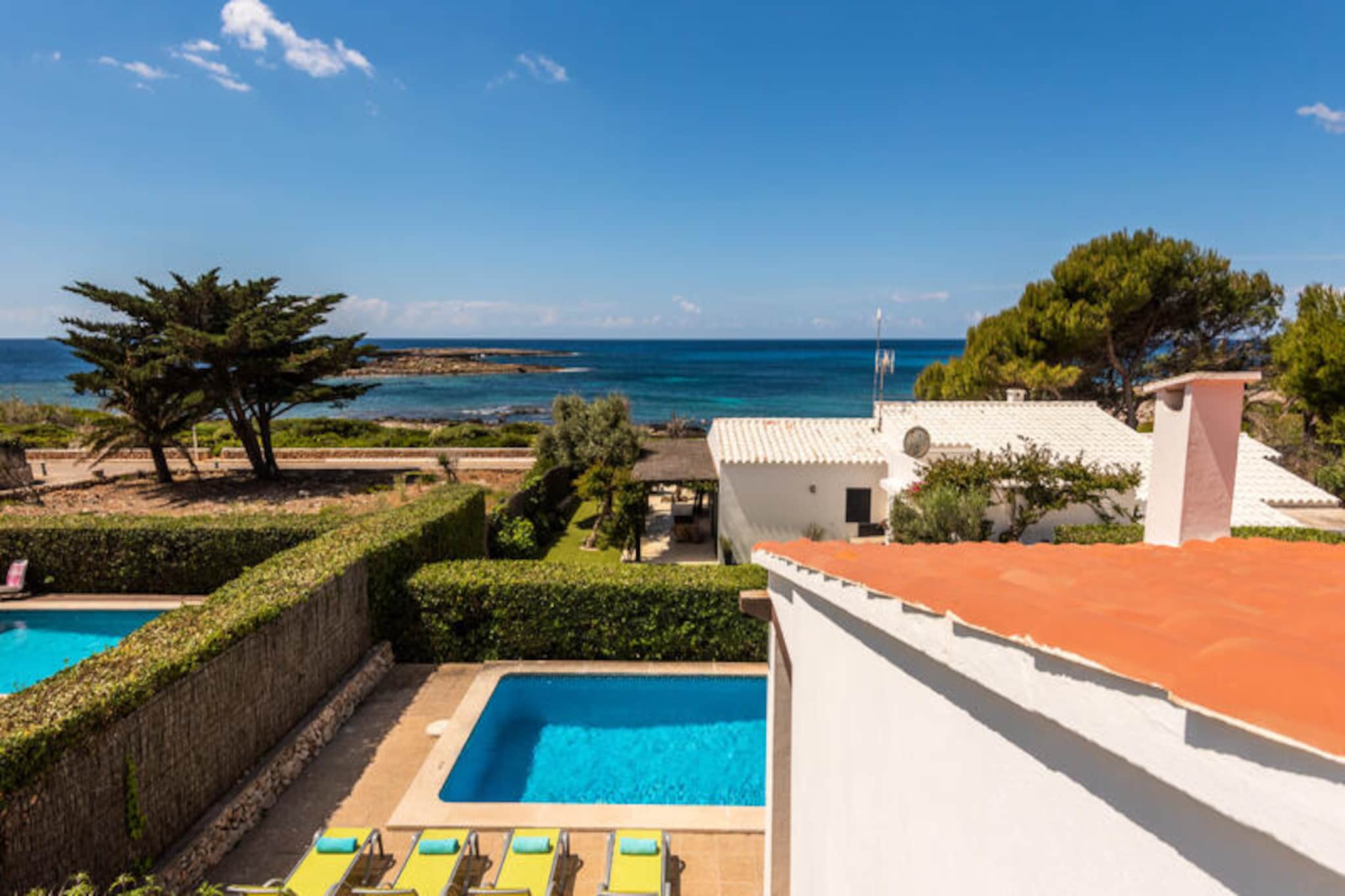 Villa in Binisafuller with Private Pool