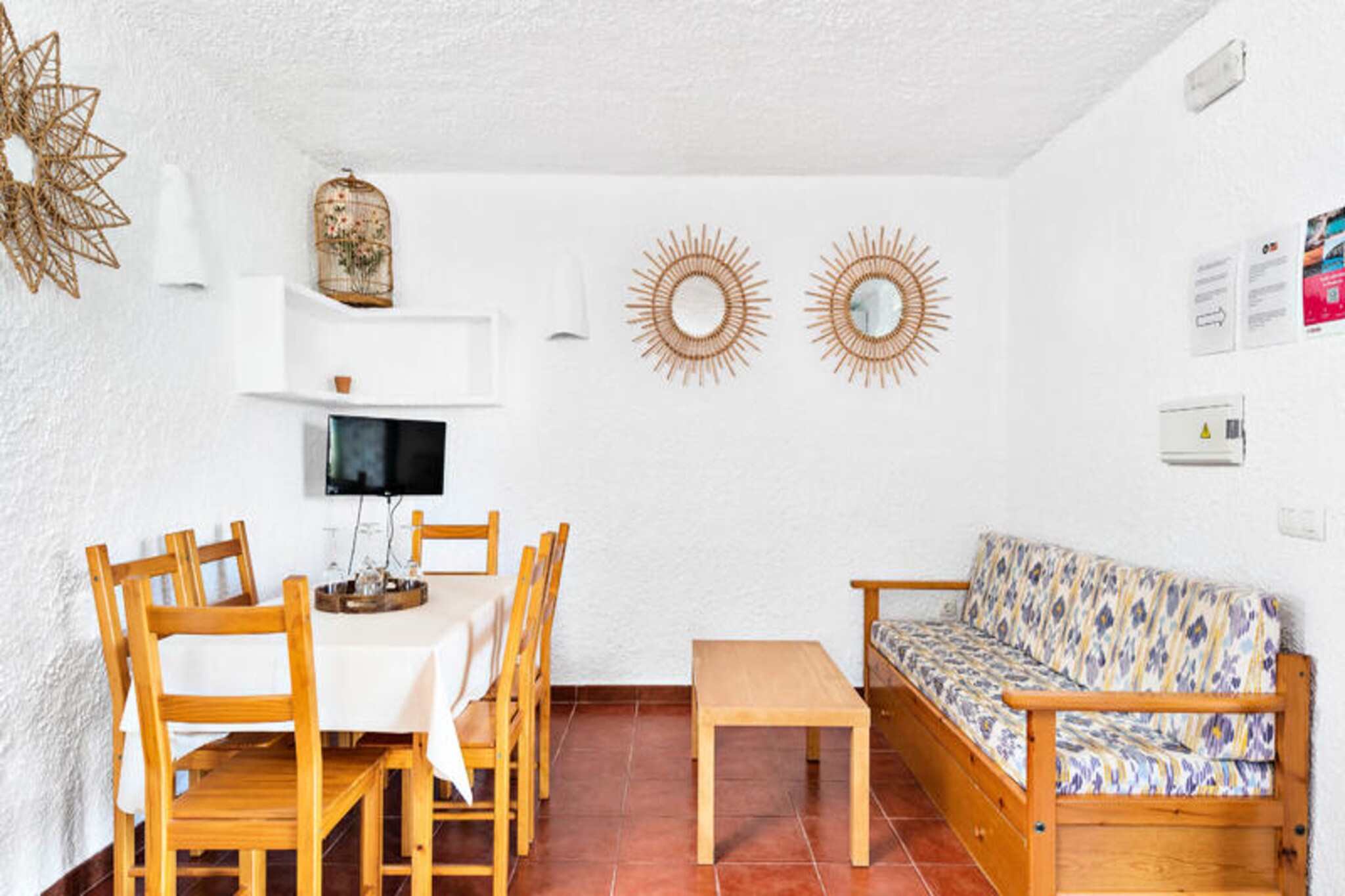 Apartment in Cala Blanca with Pool & BBQ