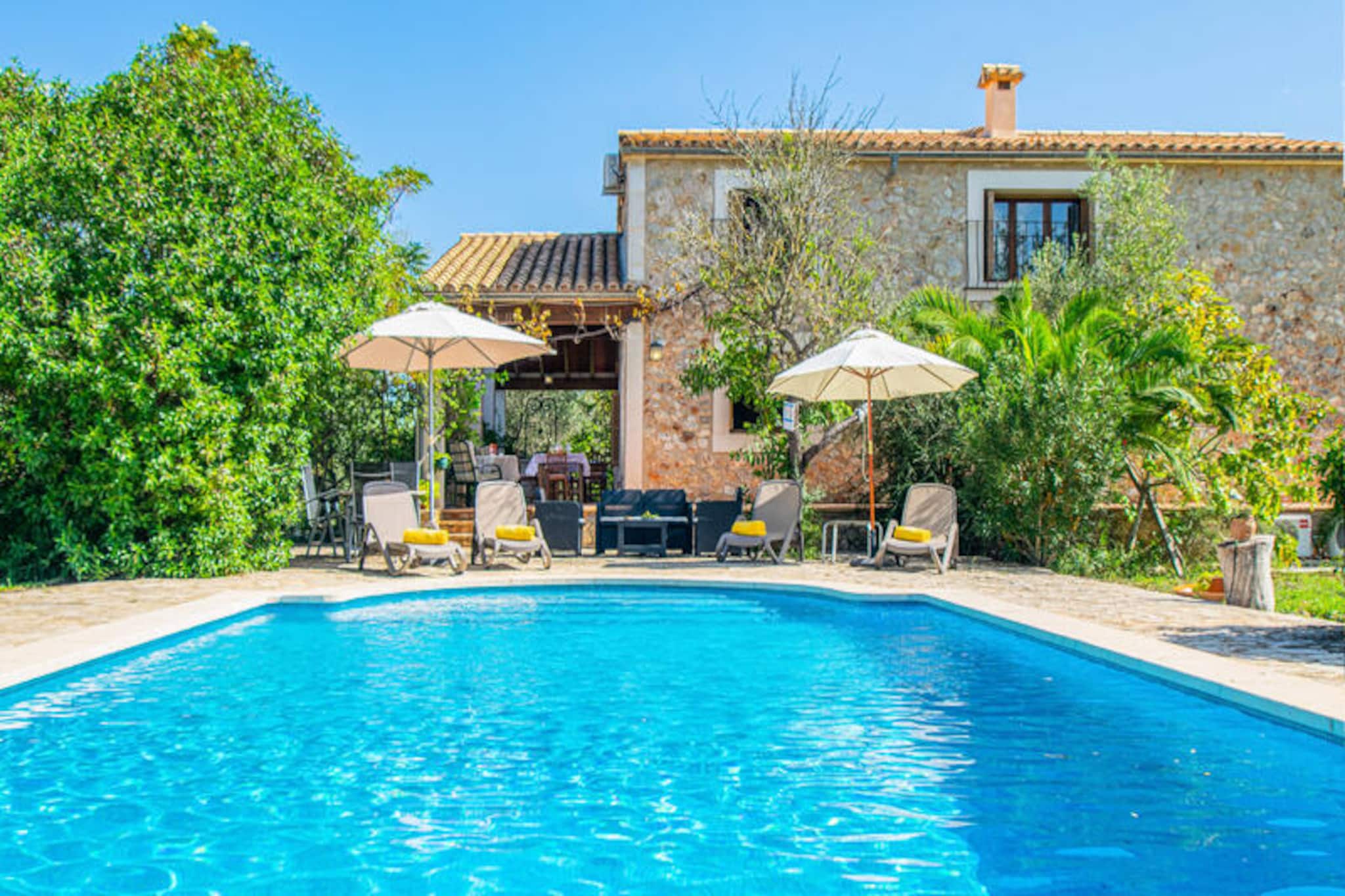 House in Buger with Private Pool & Garden