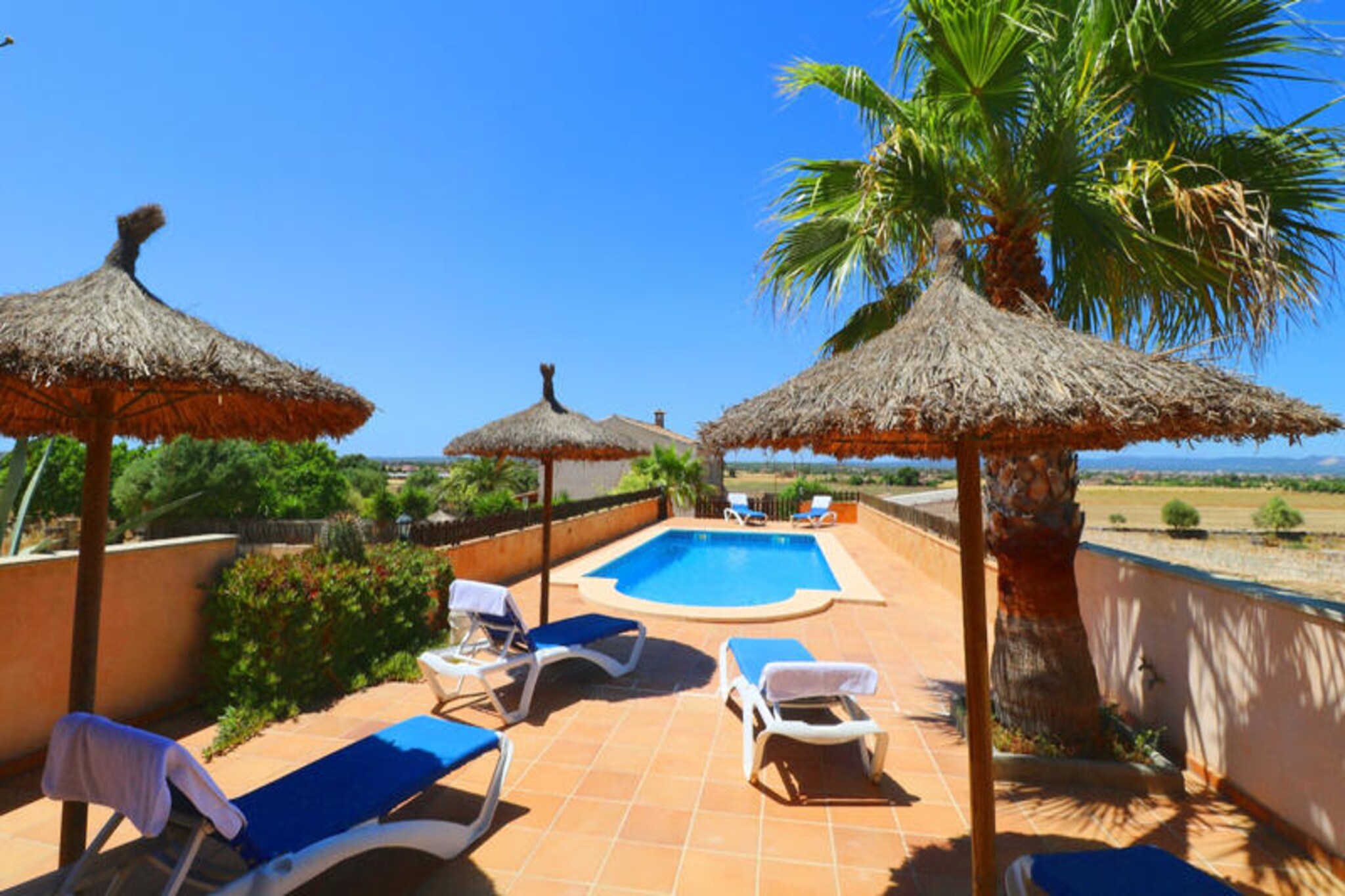 House in Campos with Pool and Garden