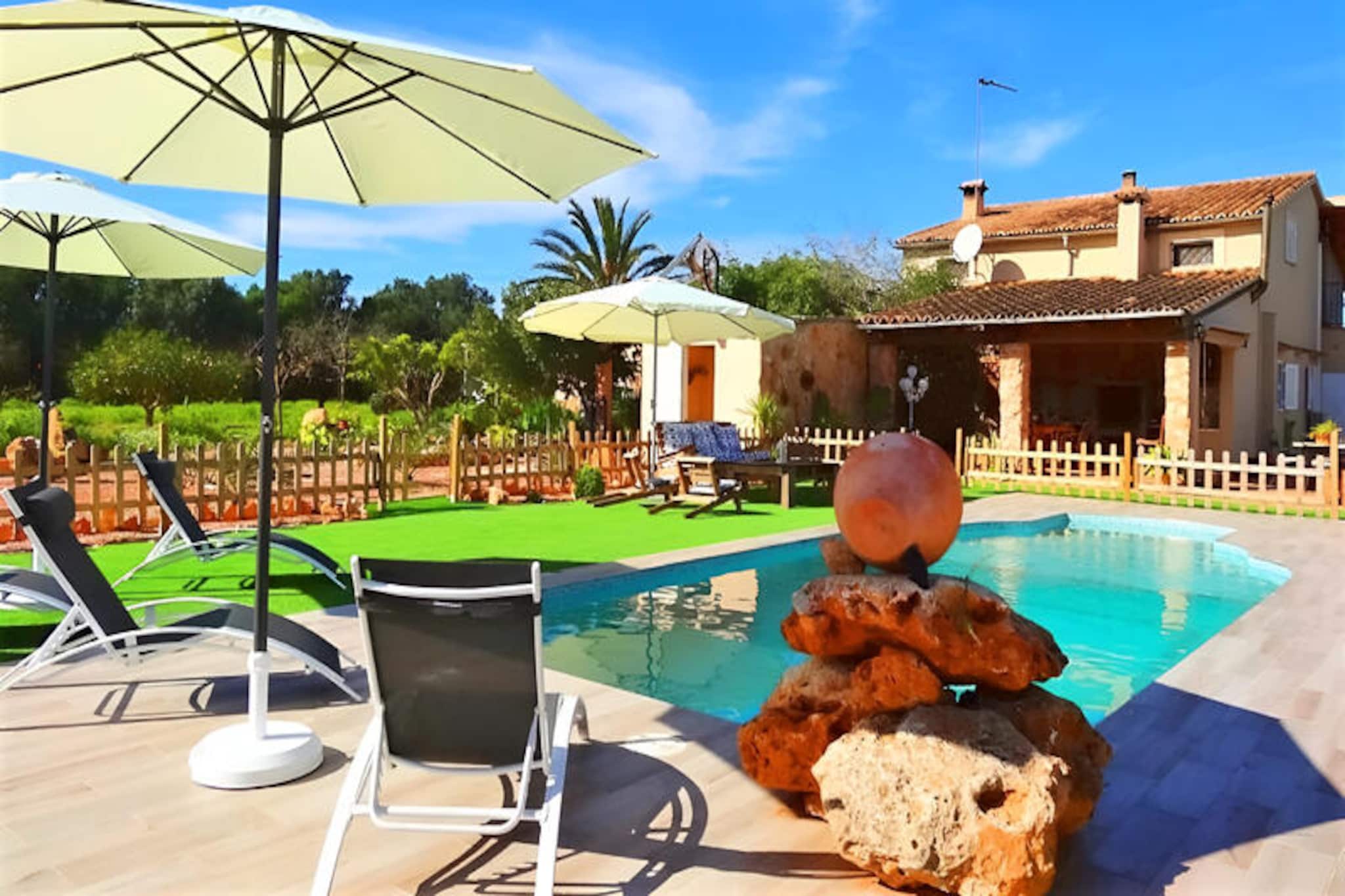 Villa in Llucmajor with Saltwater Pool