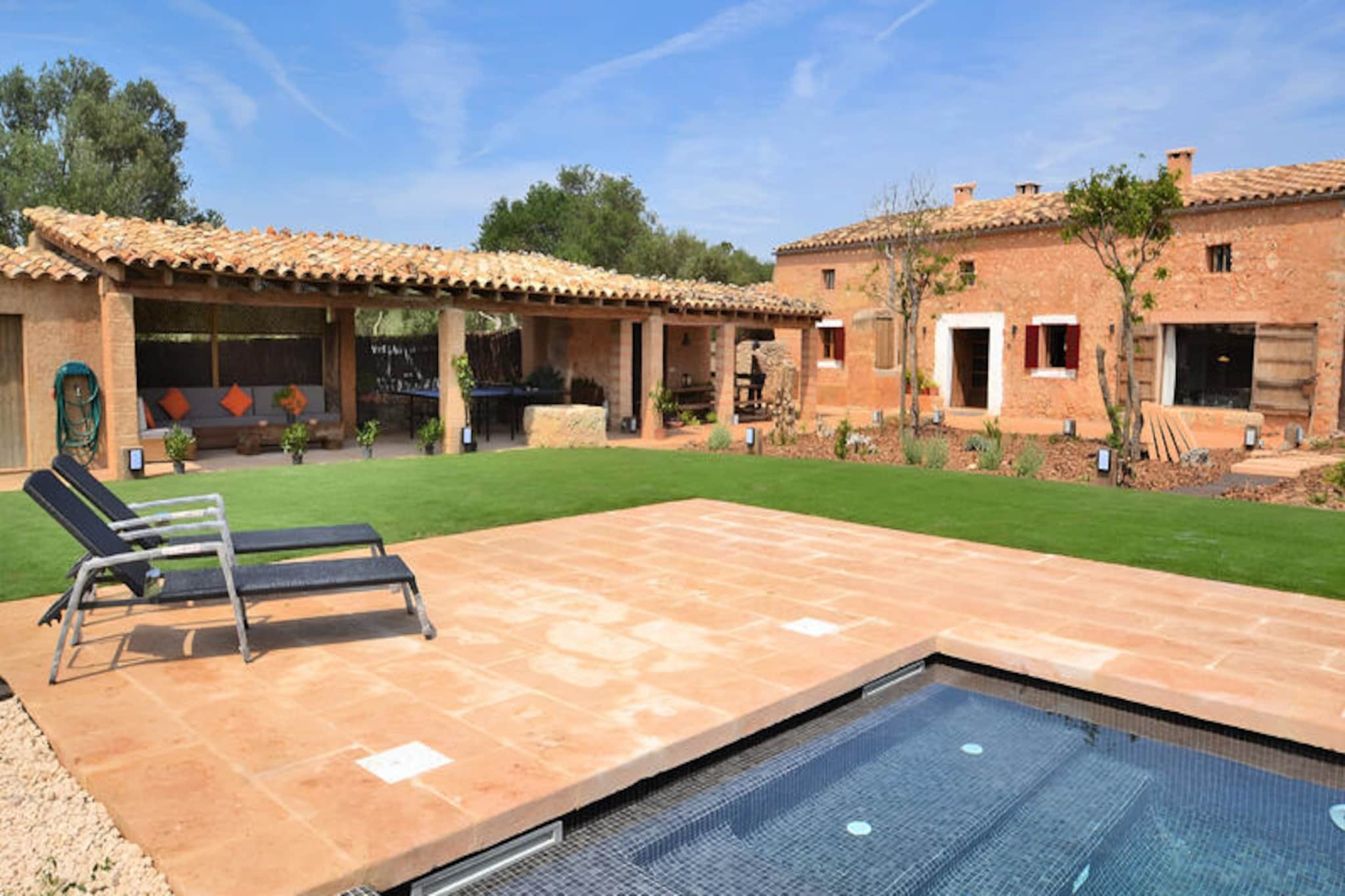House in Llubi with Pool and Garden Bliss