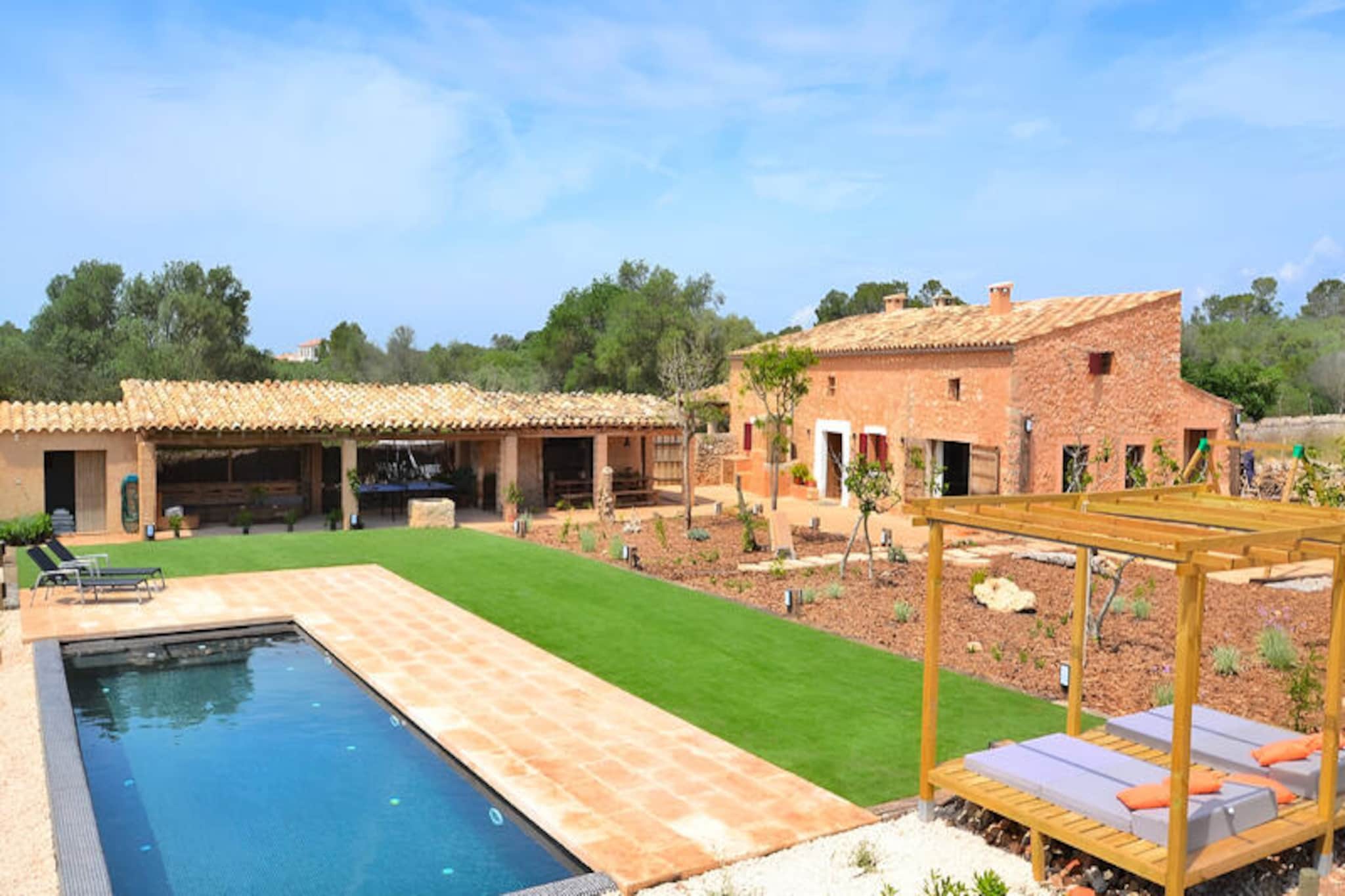 House in Llubi with Pool and Garden Bliss