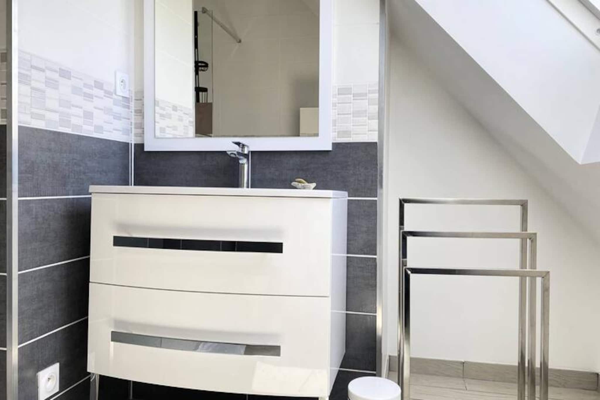 Résidence 303-frehel-Niet-getagd