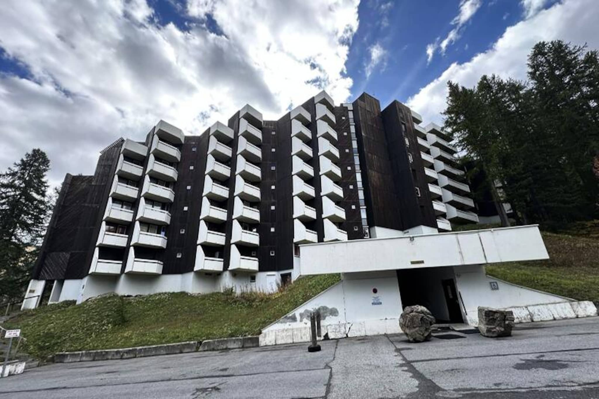 Apartment in Vars Les Claux with Ski Access