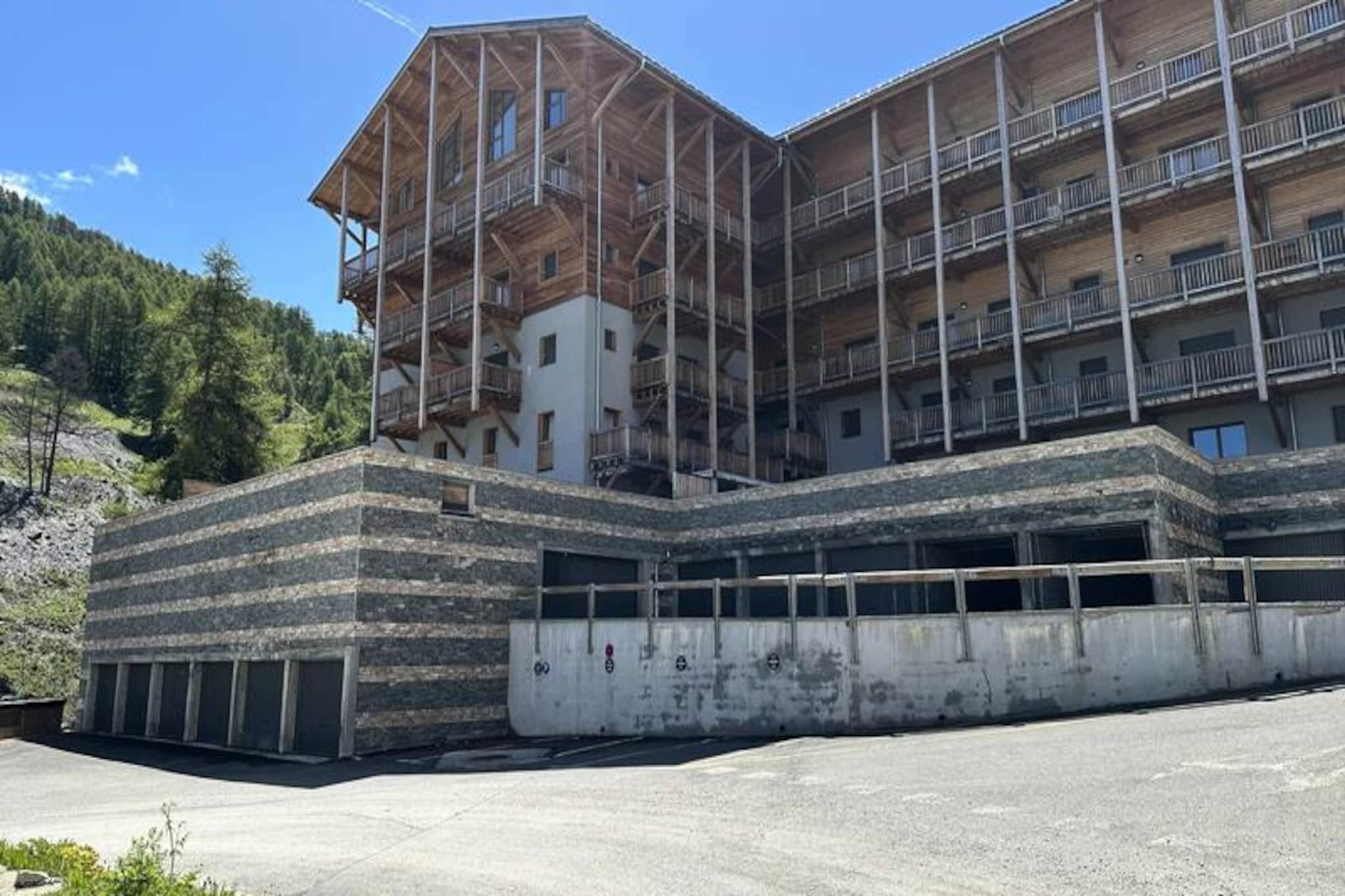 Apartment in Vars Les Claux near Ski Lifts