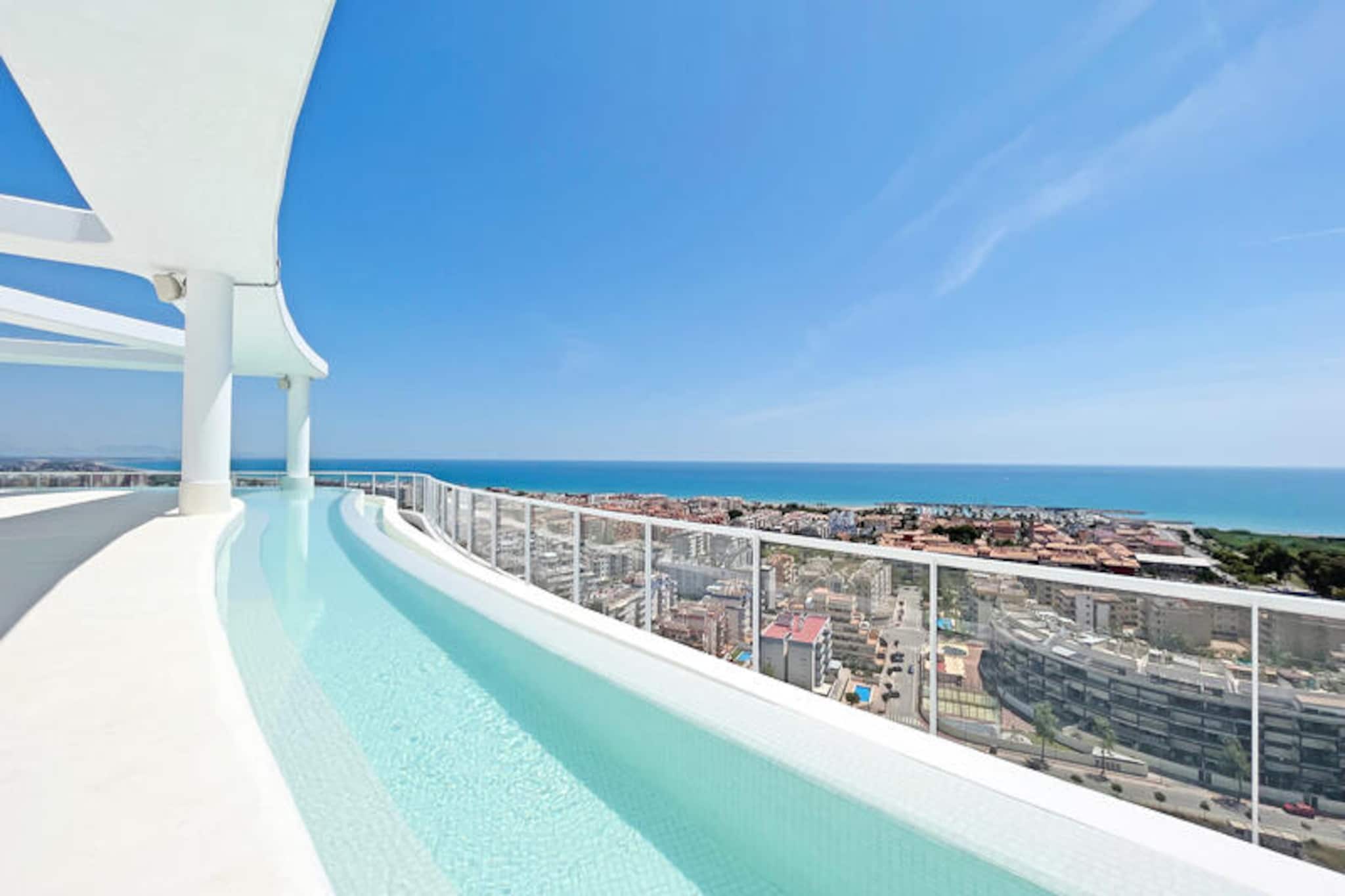 Apartment in Canet with Sea Views & Pool