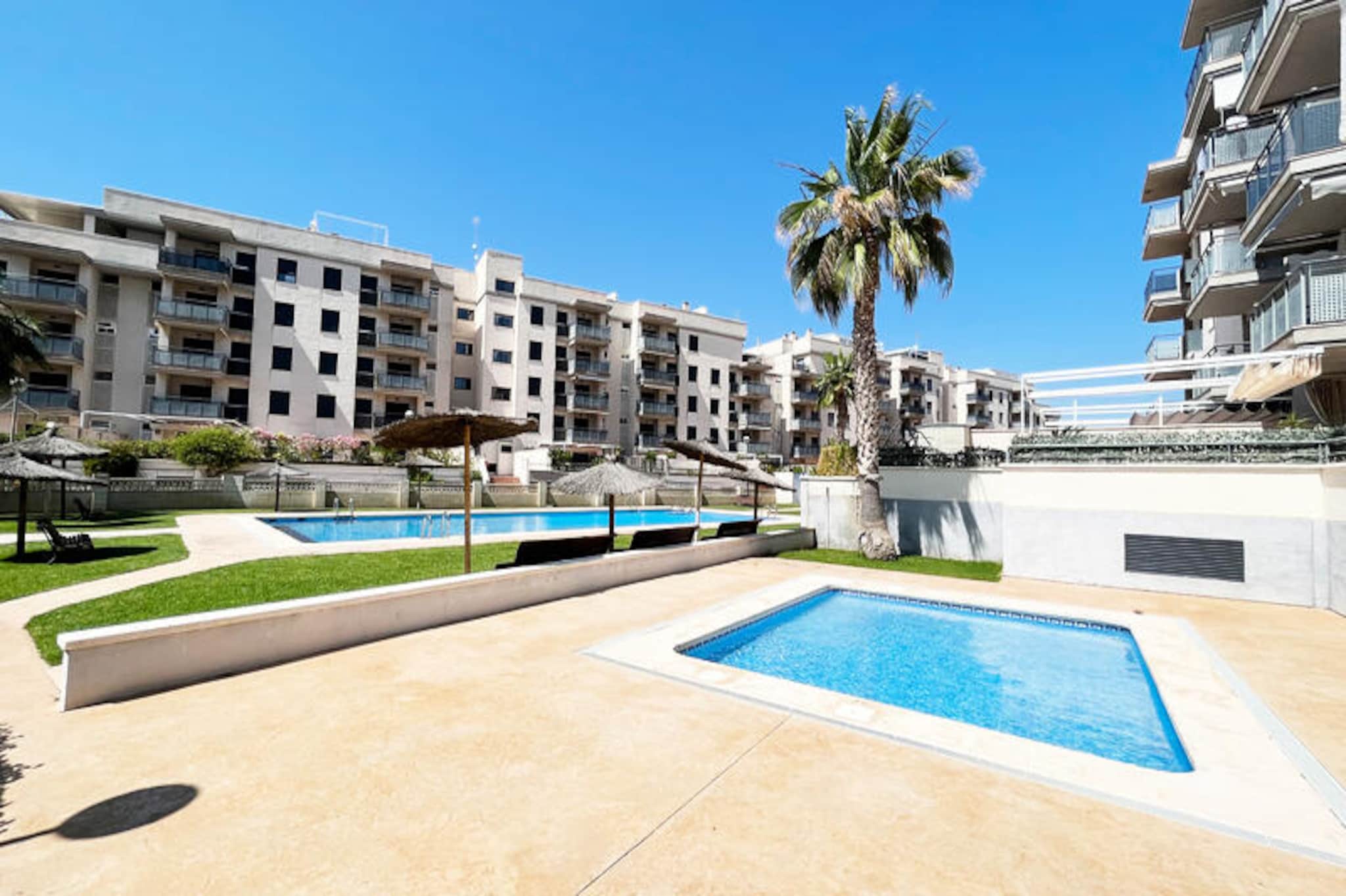 Apartment in Canet with Pool & Terrace