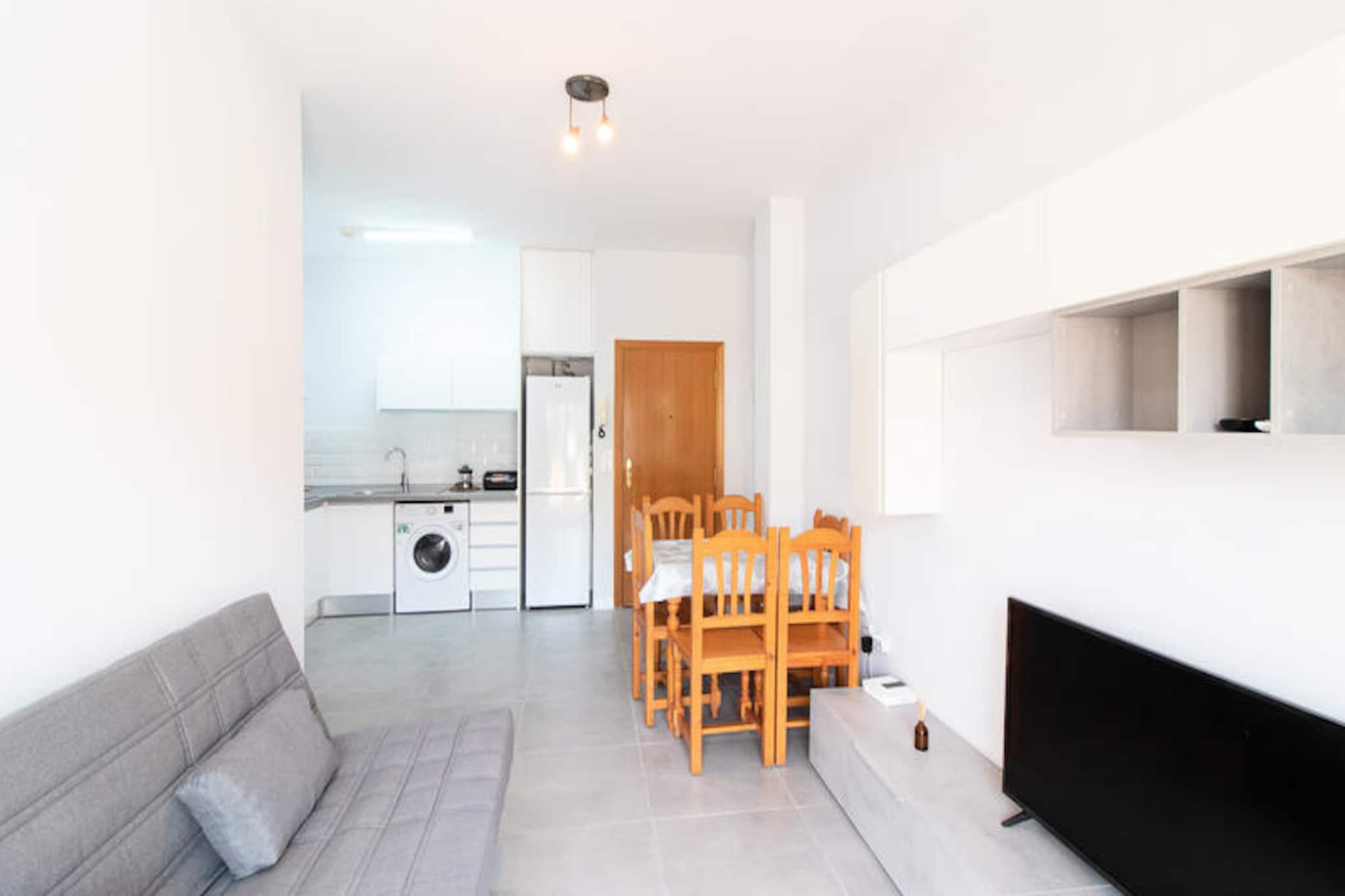 Apartment in Canet near Scenic Beaches