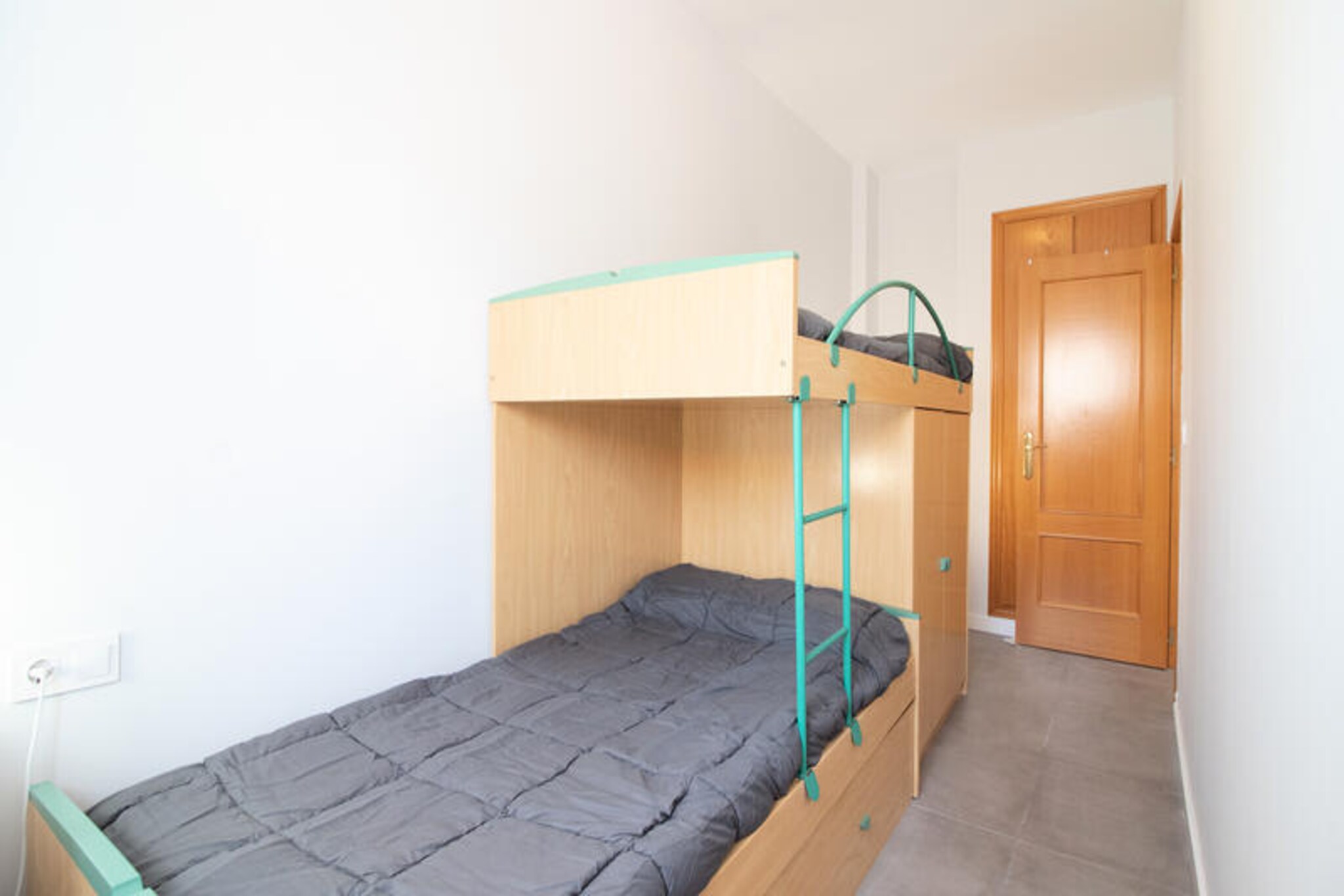 Apartment in Canet near Scenic Beaches