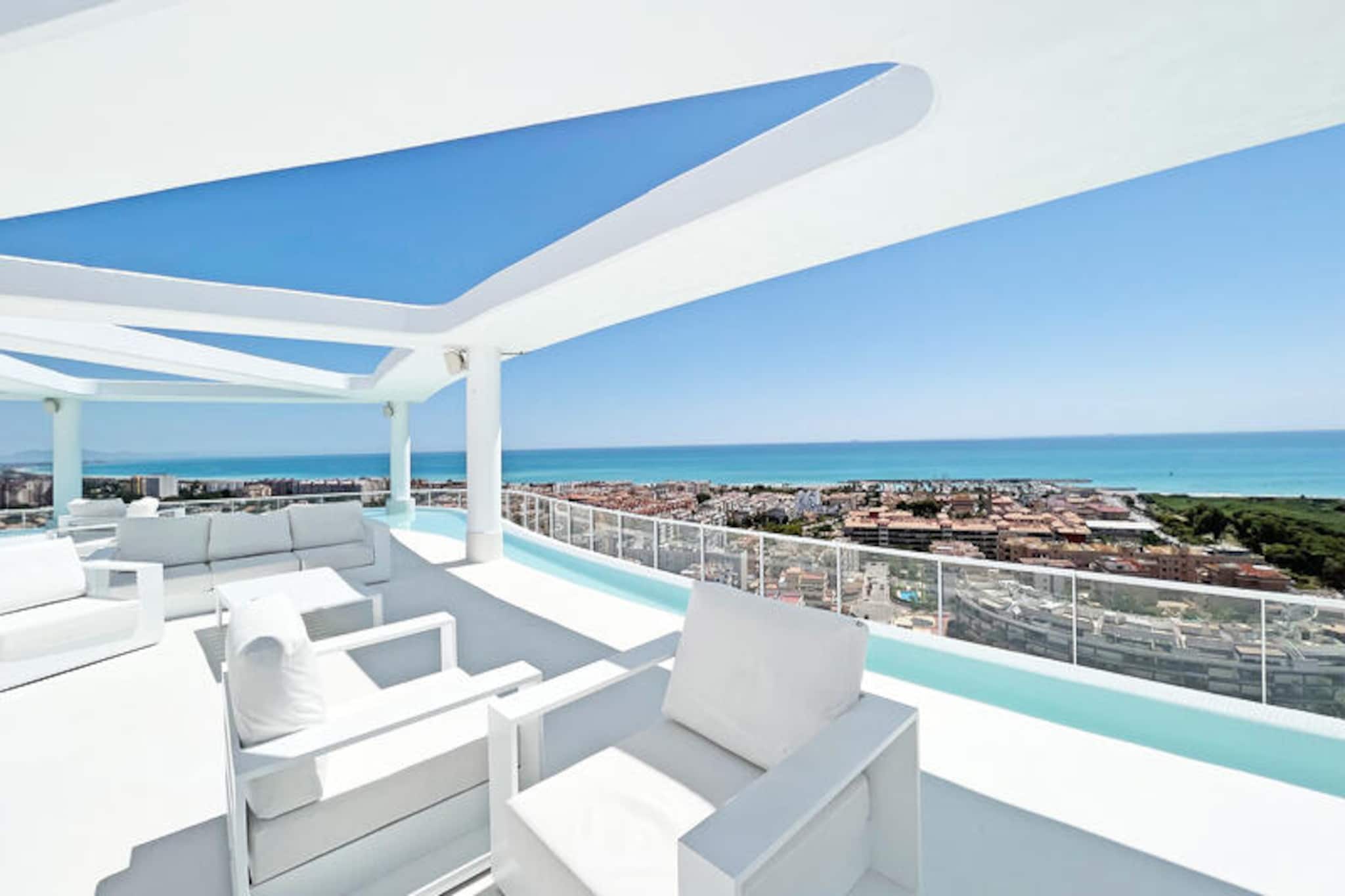 Apartment in Canet with Spa and Gym