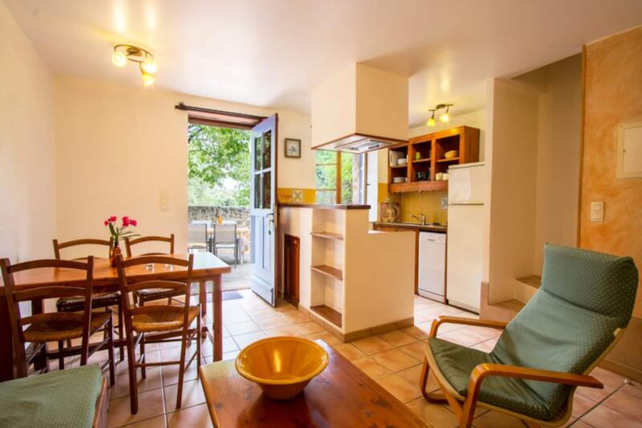 Lou Penequet, Mas Typique Avec Piscine En Provence, Nature, Calme