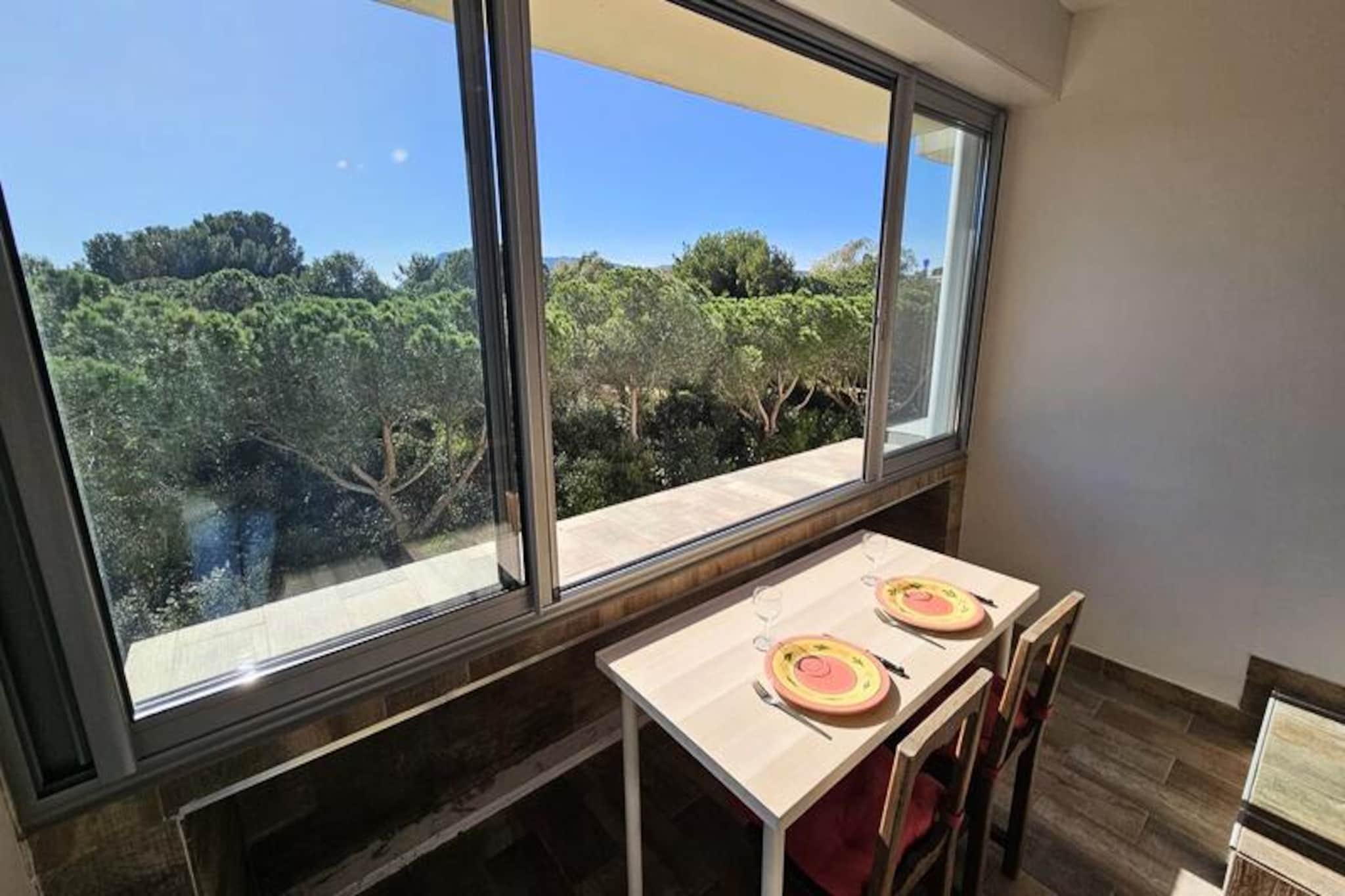 Apartment in Sablettes near Mediterranean