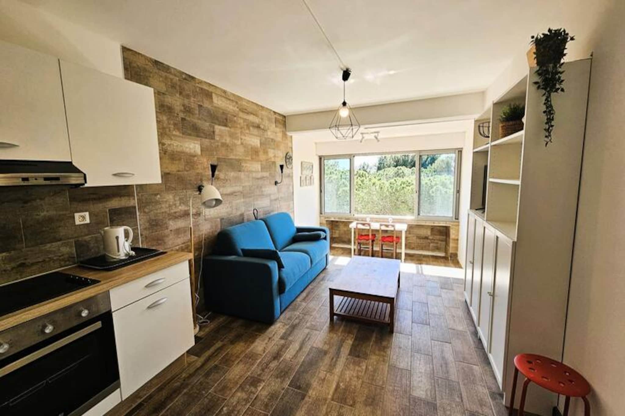 Apartment in Sablettes near Mediterranean