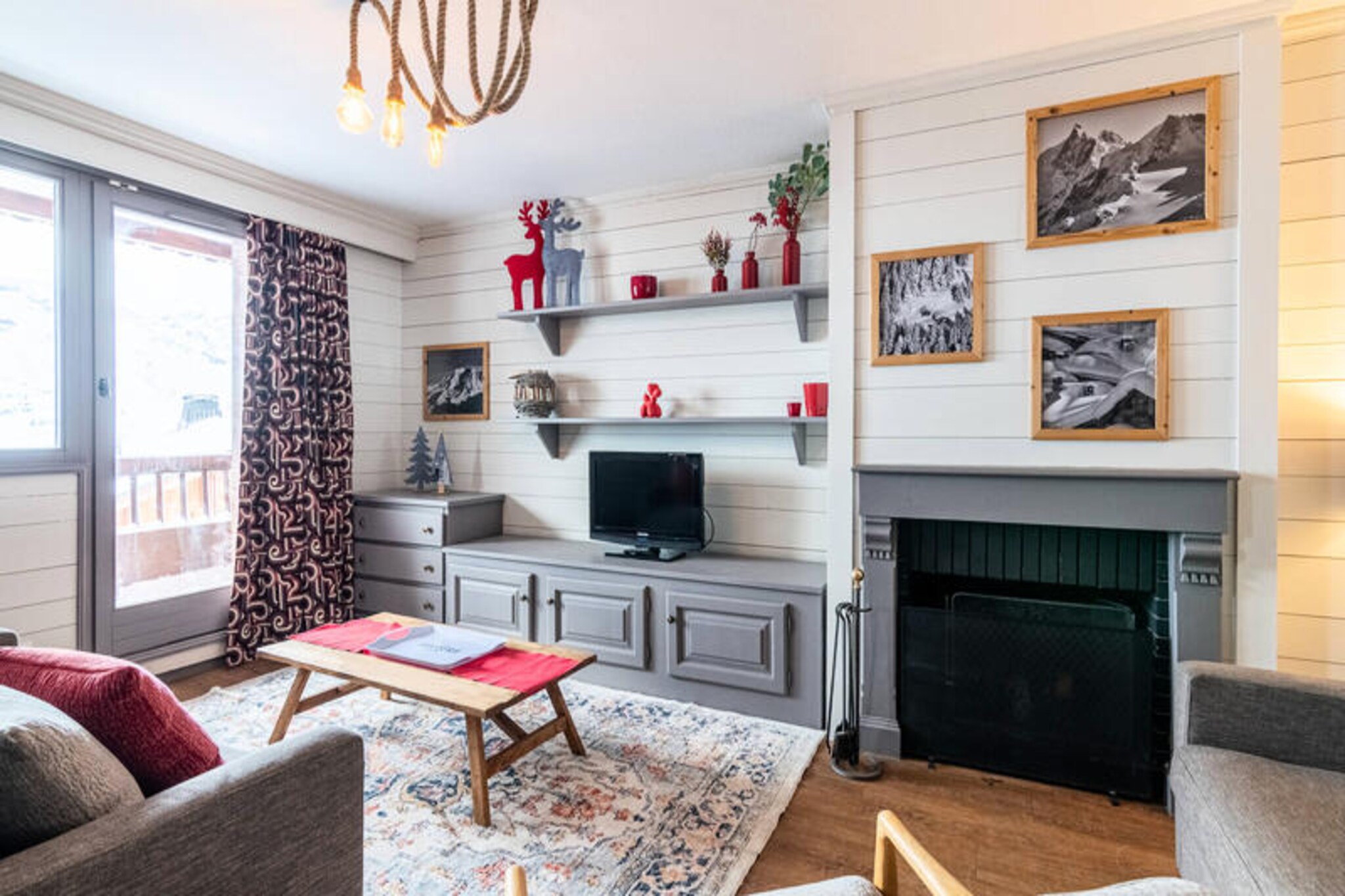 Apartment in Val Thorens with Pool & Sauna