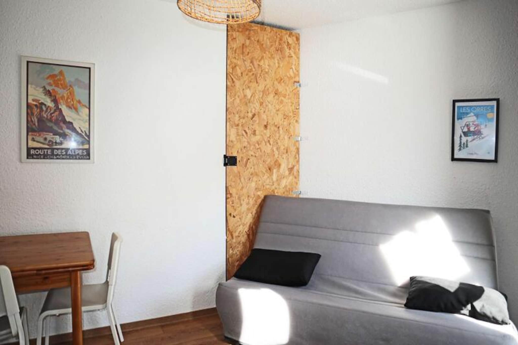 Apartment in Boussolenc with Ski-In Access